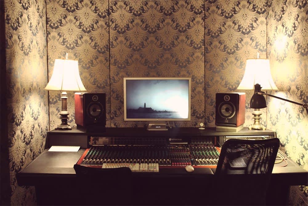 Mixing Music & Patterns In Vinegar Hill Apartment Therapy