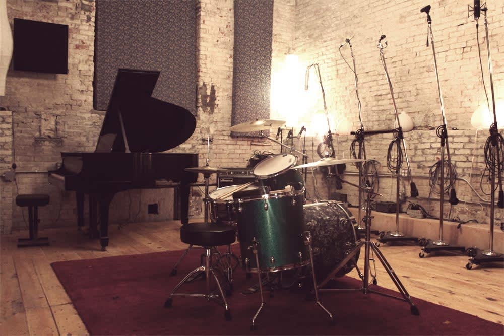 Mixing Music & Patterns In Vinegar Hill Apartment Therapy