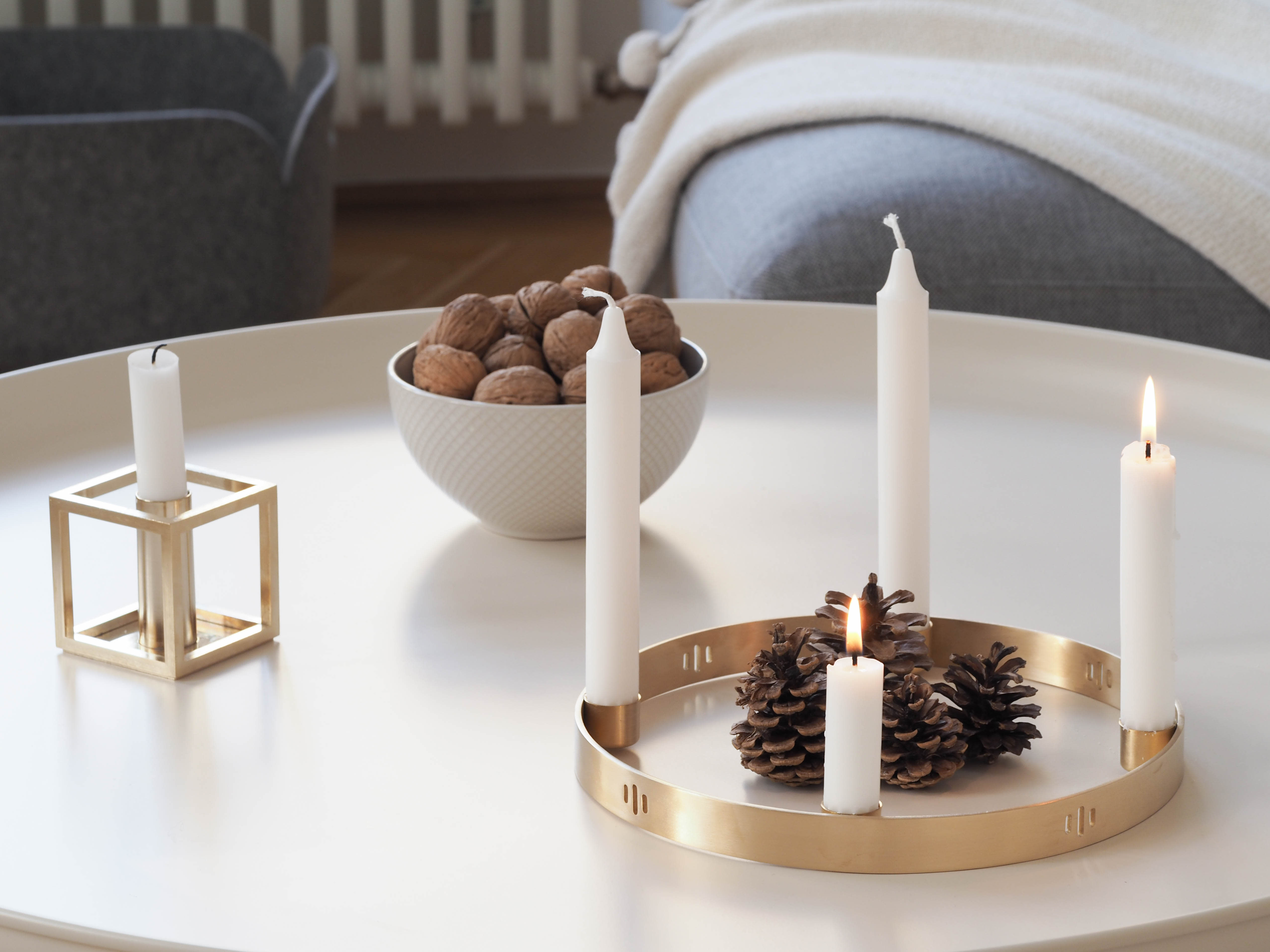 Apartment Christmas Decorations - Small Space Ideas ...