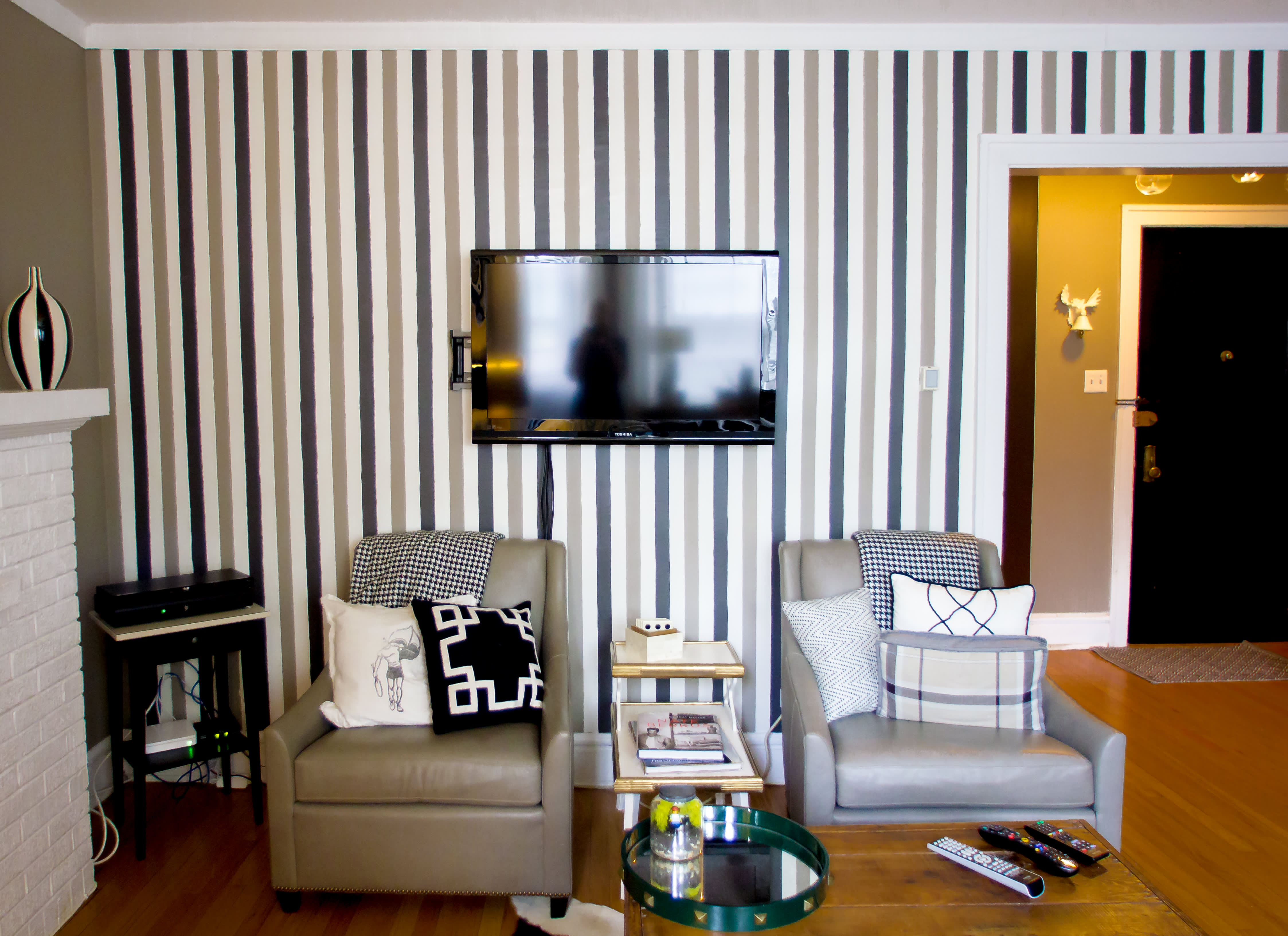 Stephen & Antwann’s Cool, Clever Home Apartment Therapy