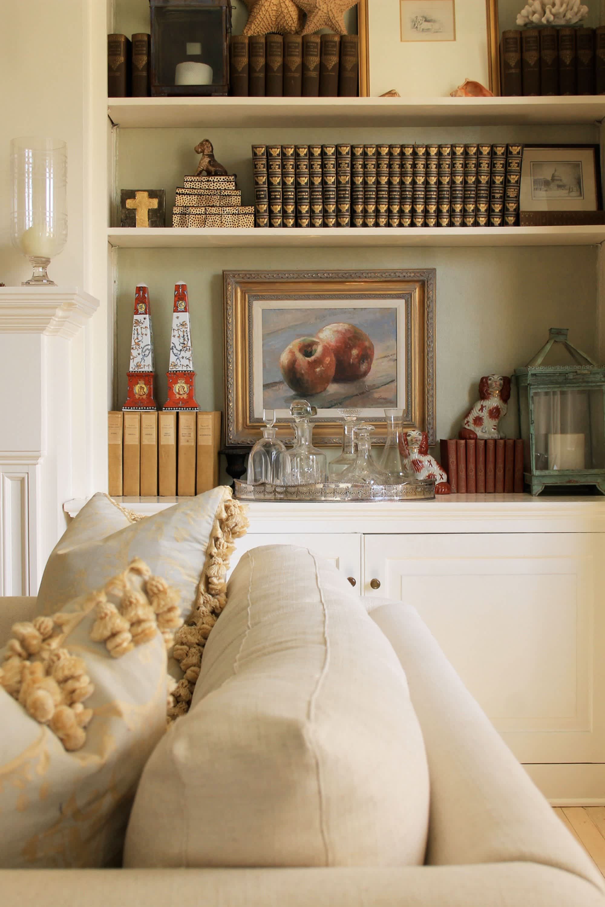 How To Style Bookshelves Mantels More 6 Quick Tips Apartment