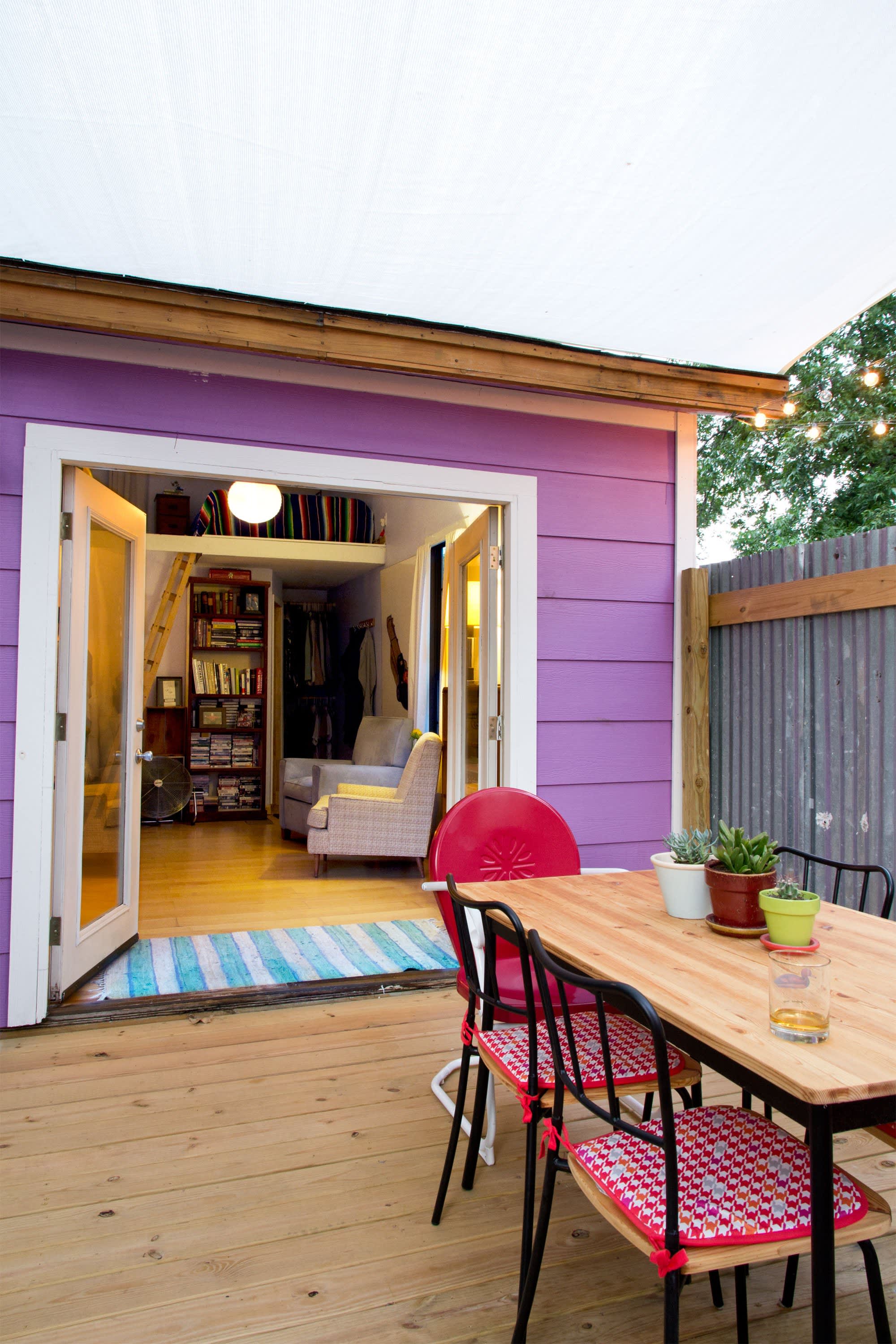 House Tour A Tiny 250 Square Foot Austin Studio Apartment Therapy