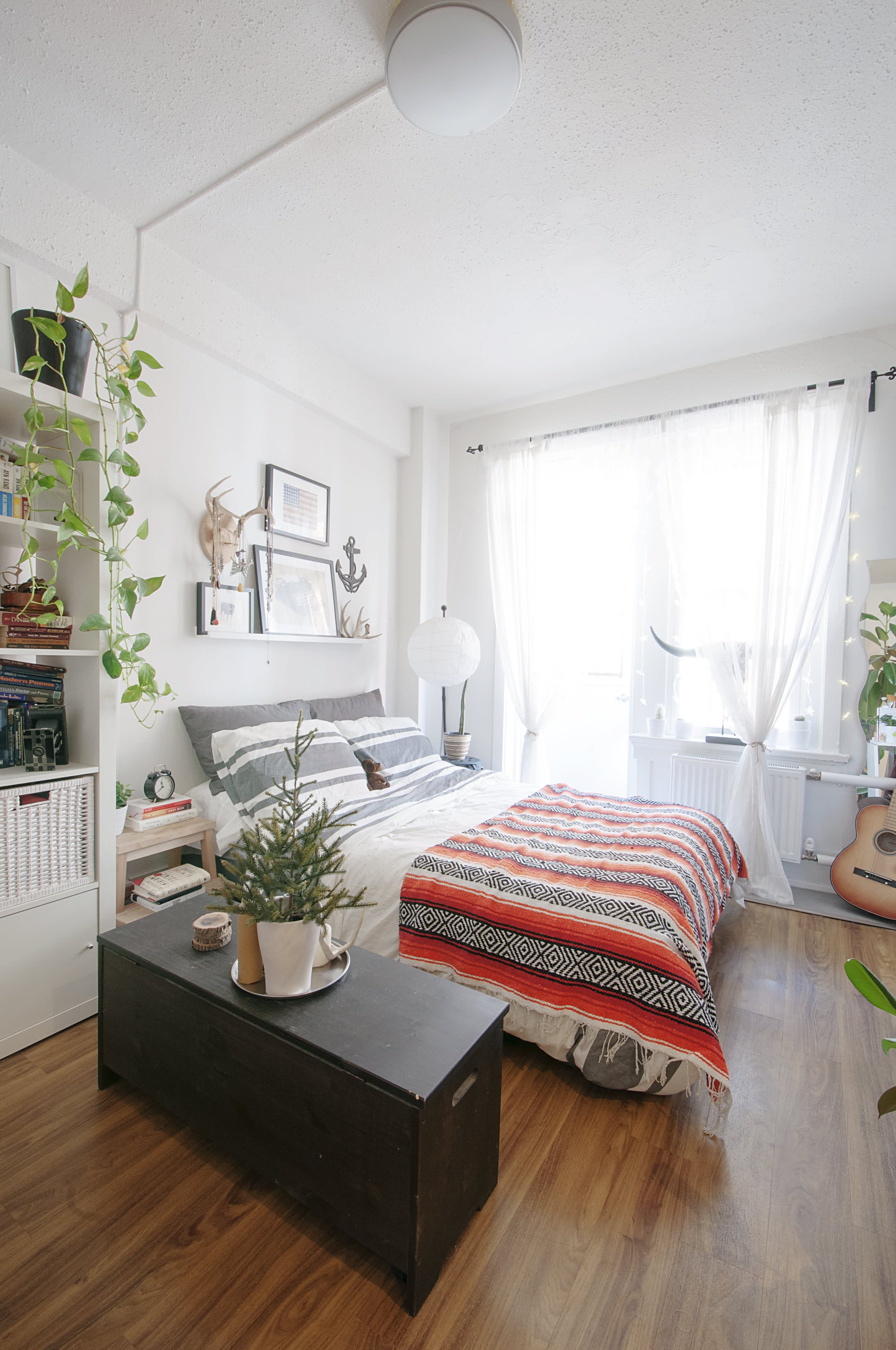 ways to separate studio apartment