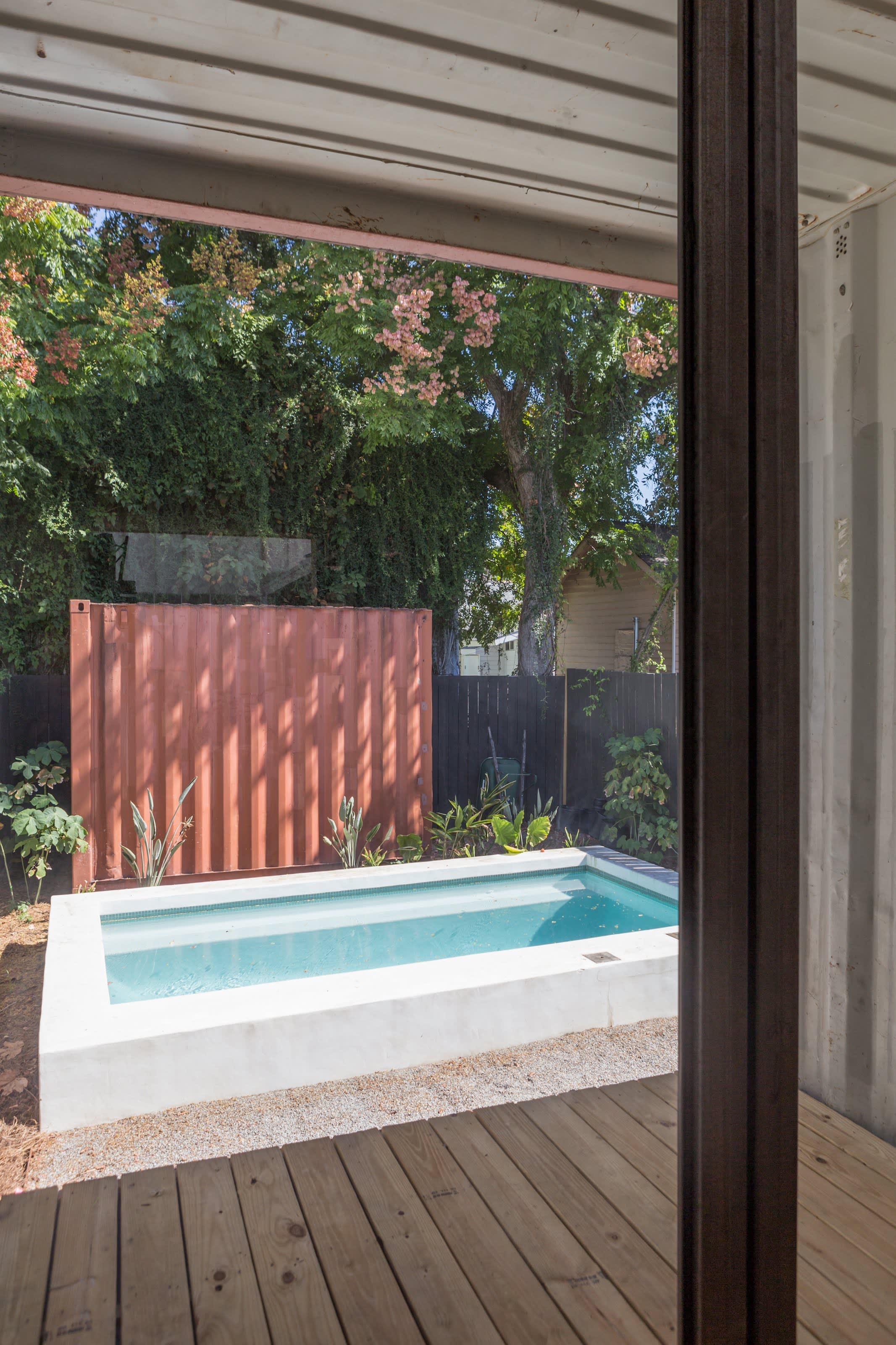 House Tour A Sleek Shipping Container New Orleans Home Apartment Therapy