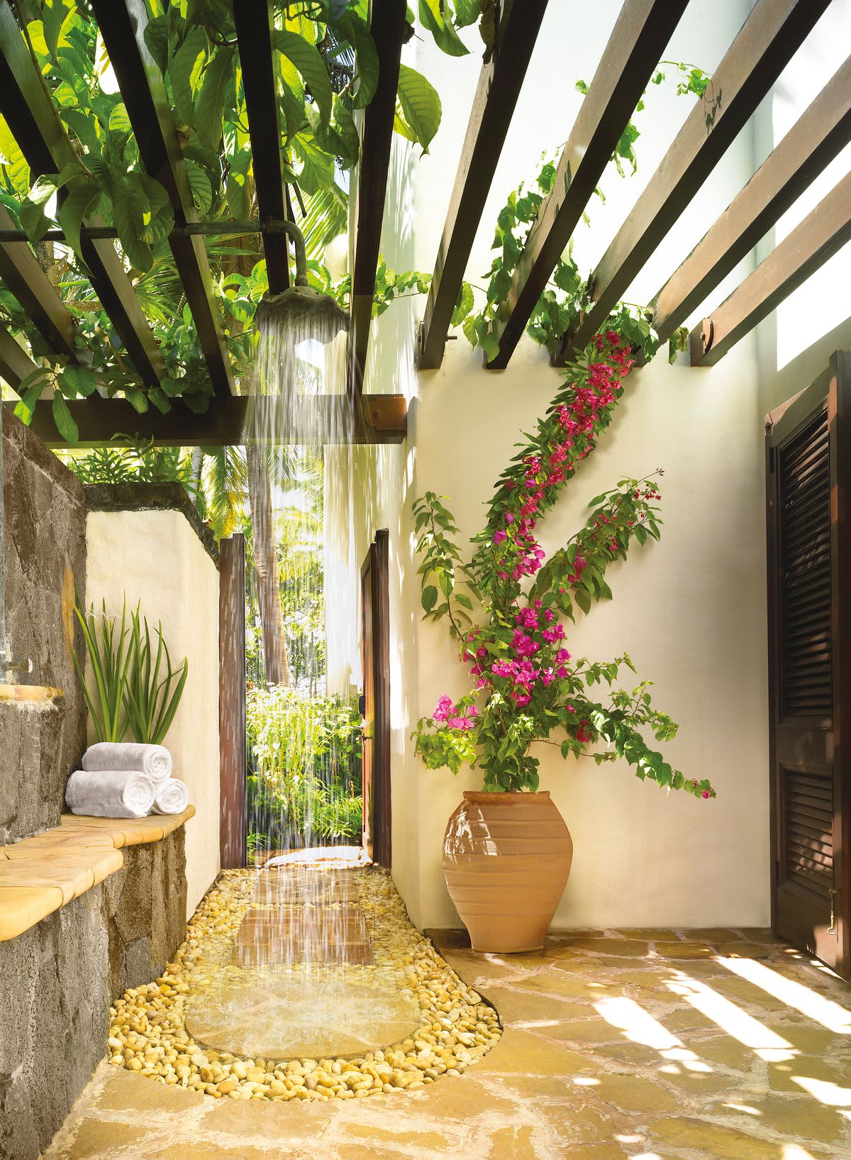 21 Refreshingly Beautiful Outdoor Showers I Bet You’d Love to Step Into