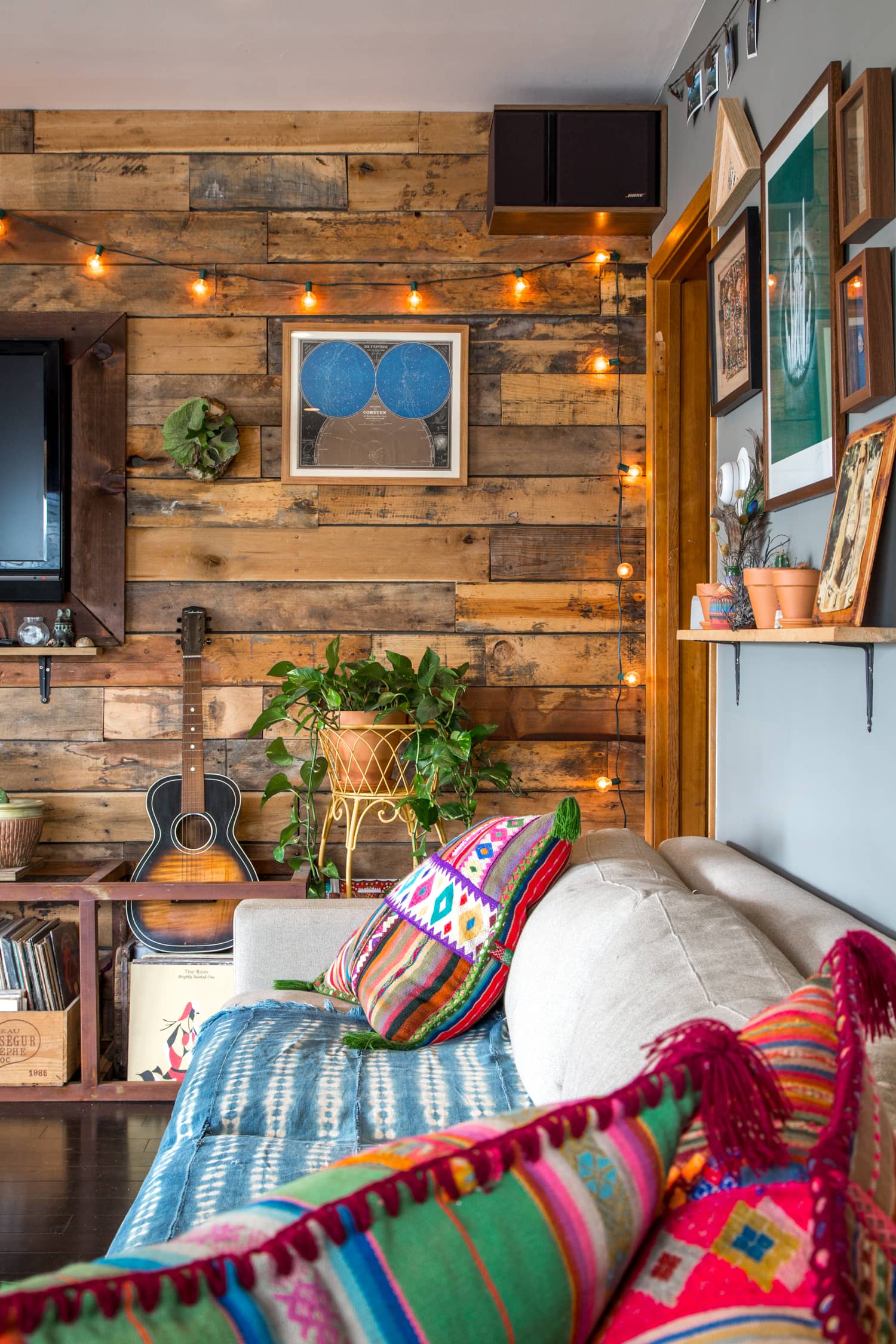 Rustic Retreat: Cozy And Charming Wood Accent Walls For Your Bedroom