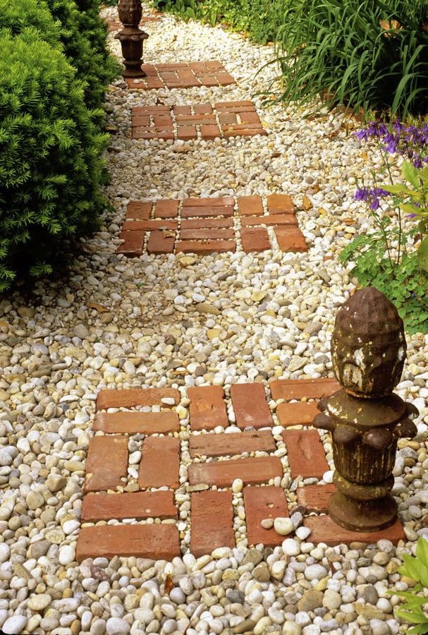 7 Different Ways to Design a Simple Garden Walkway | Apartment Therapy