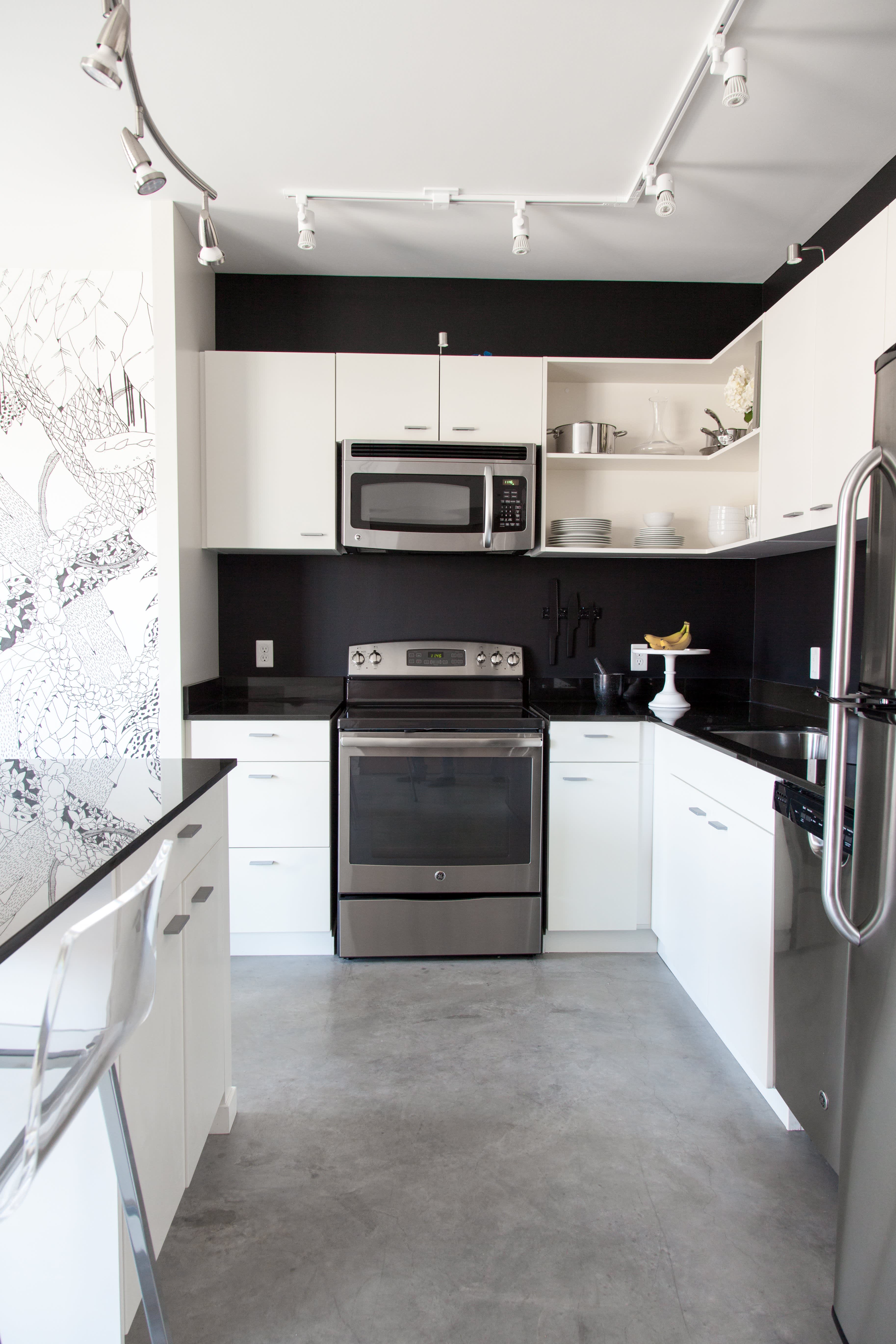 10 “Livably Minimalist” Modern Kitchens from Real Homes Apartment Therapy