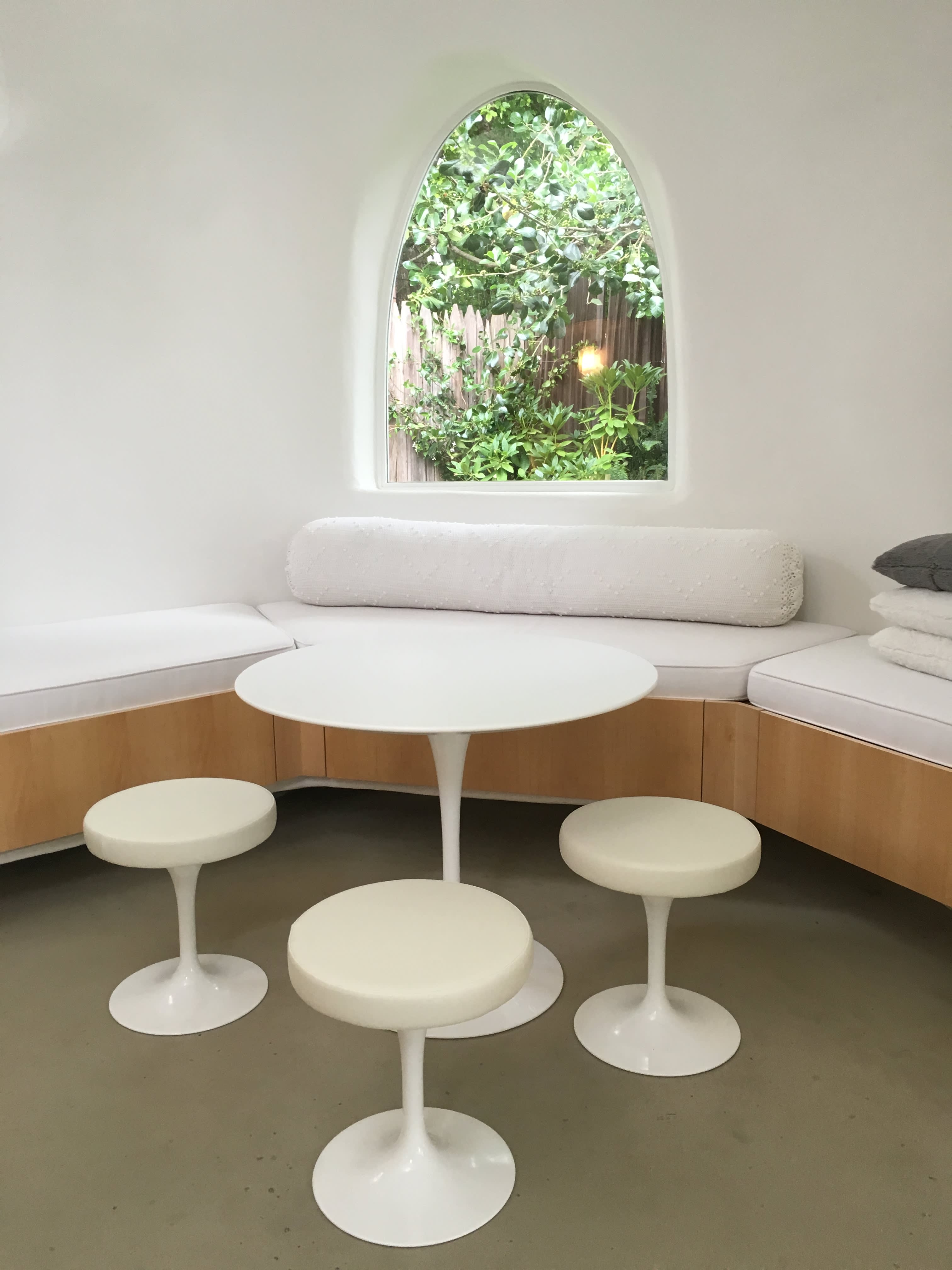 House Tour Modern, Quirky California "Spaceship" House Apartment Therapy