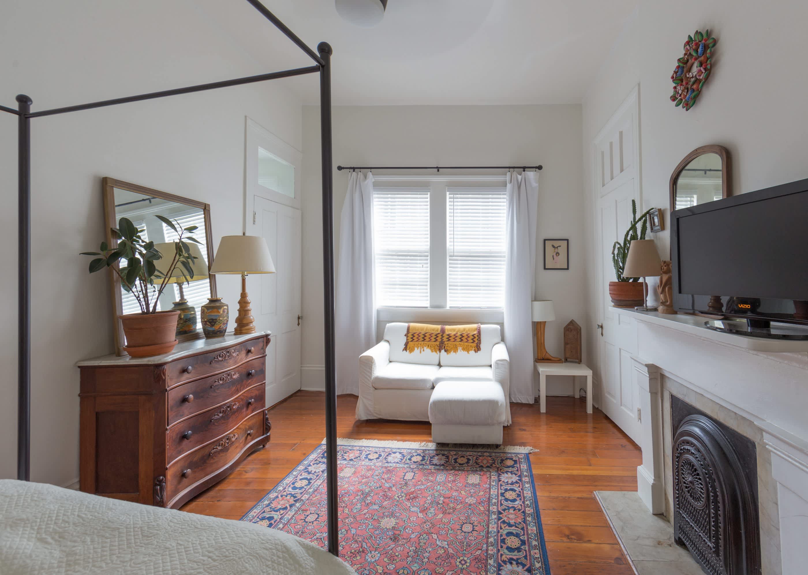 House Tour A Renovated Former New Orleans Speakeasy Apartment Therapy Megan And Sam 8217 S Mix Of Antiques Art With A New Orleans