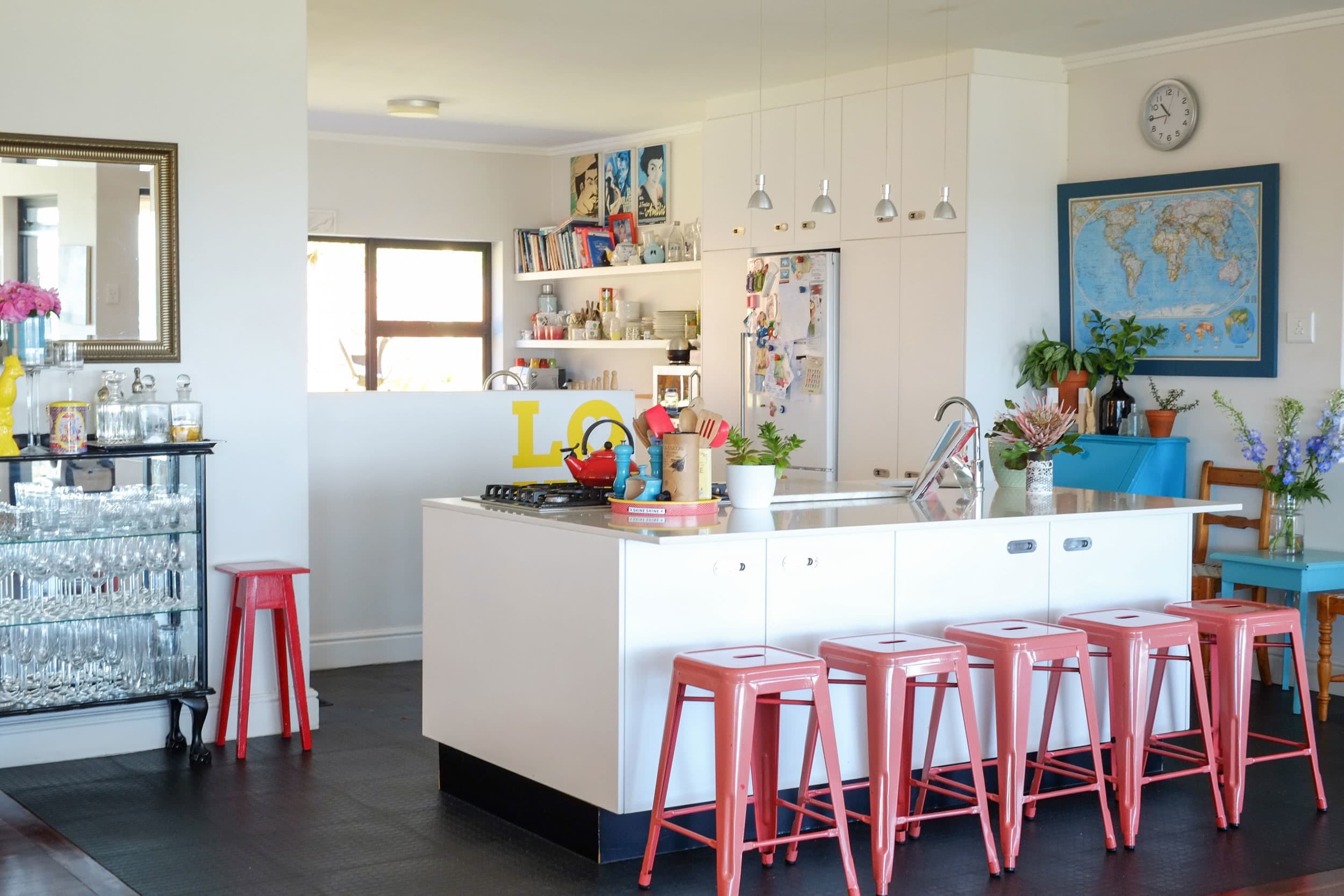 House Tour A Colorful Contemporary Cape Town Home Apartment Therapy