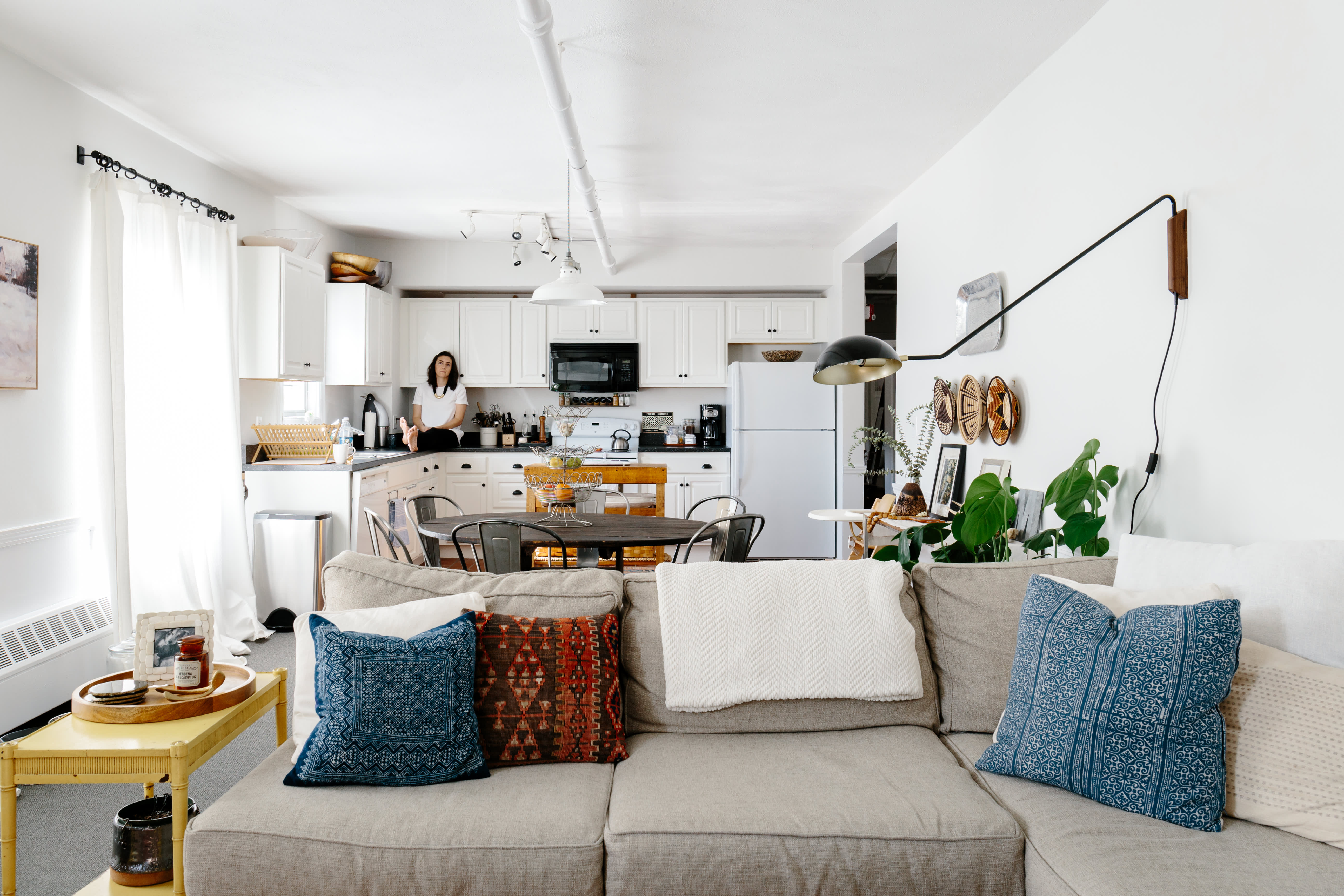 House Tour A Boston Interior Designer S Eclectic Home Apartment A Boston Interior Designer 8217 S Blend Of Old 038 New