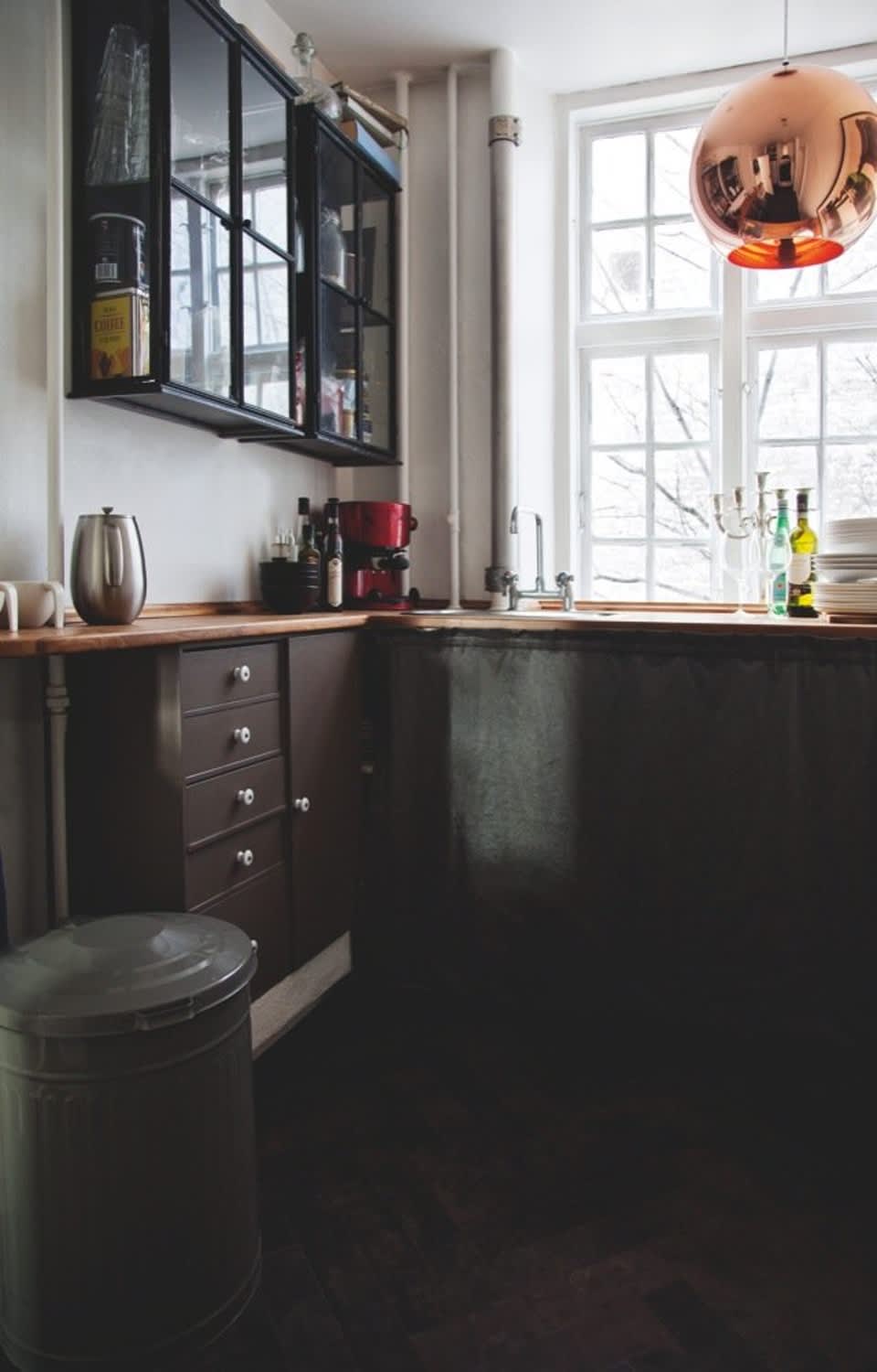 A Gallery of Glass Kitchen Cabinet Doors That Are Gorgeous ...