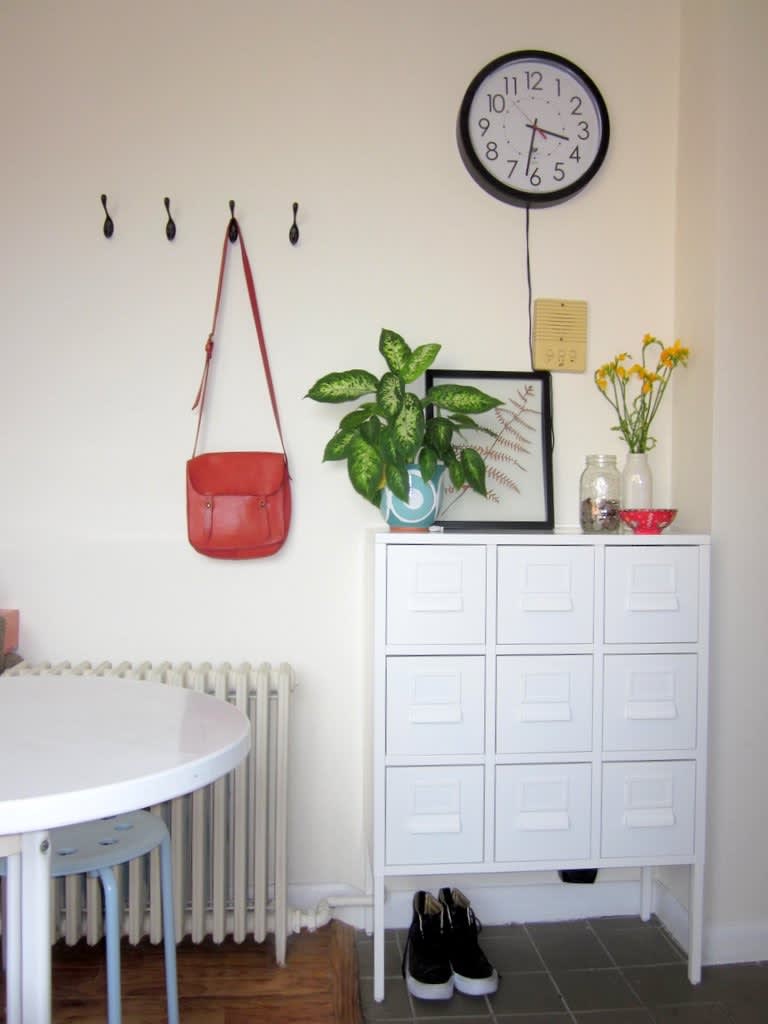 No Entryway, No Problem: 50+ Solutions for Small Spaces ...
