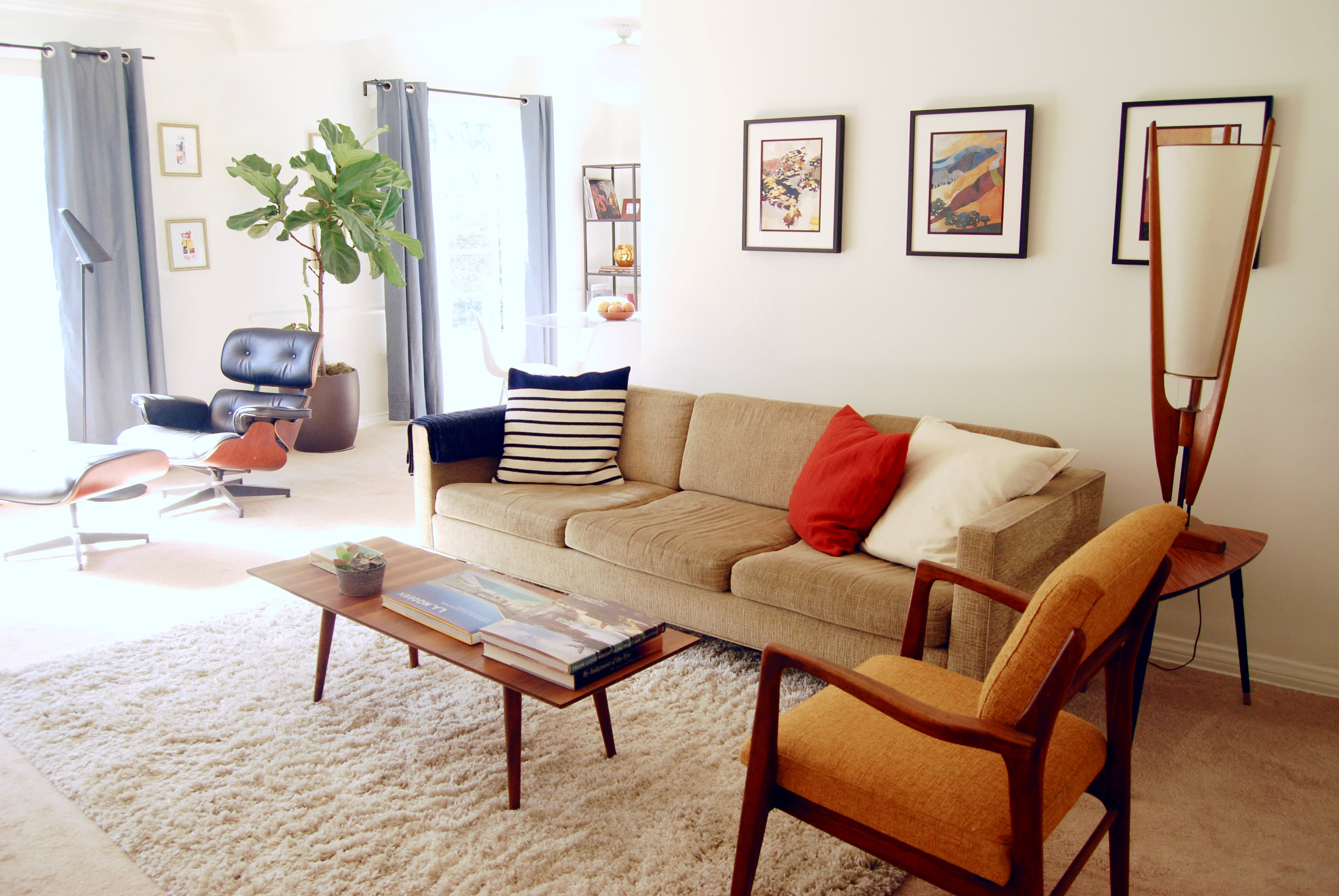 House ToursL A MidCenturyModernLoving Californian's Vintage Mix