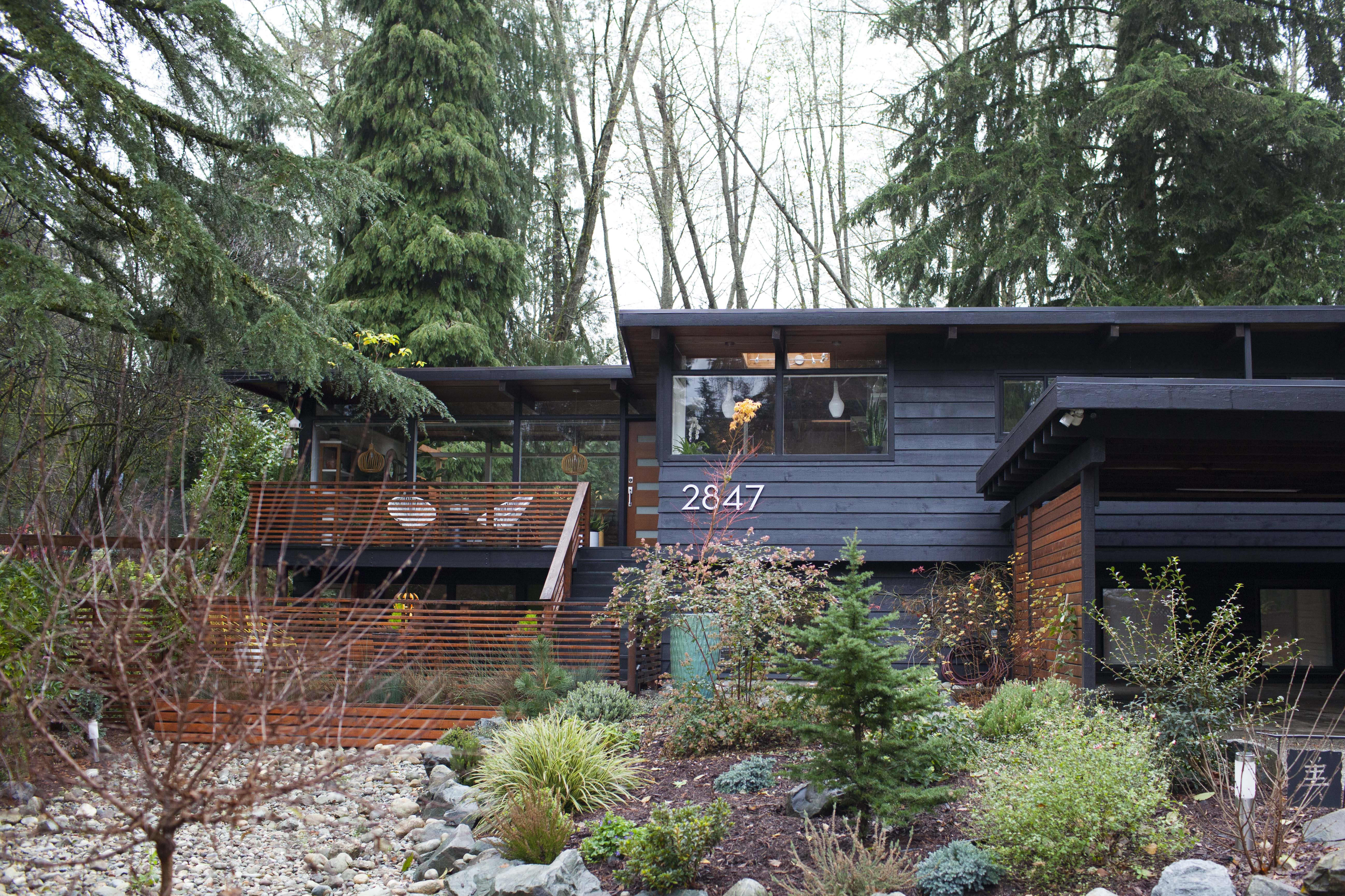 House Tour A Seattle MidCentury Home in the Woods Apartment Therapy