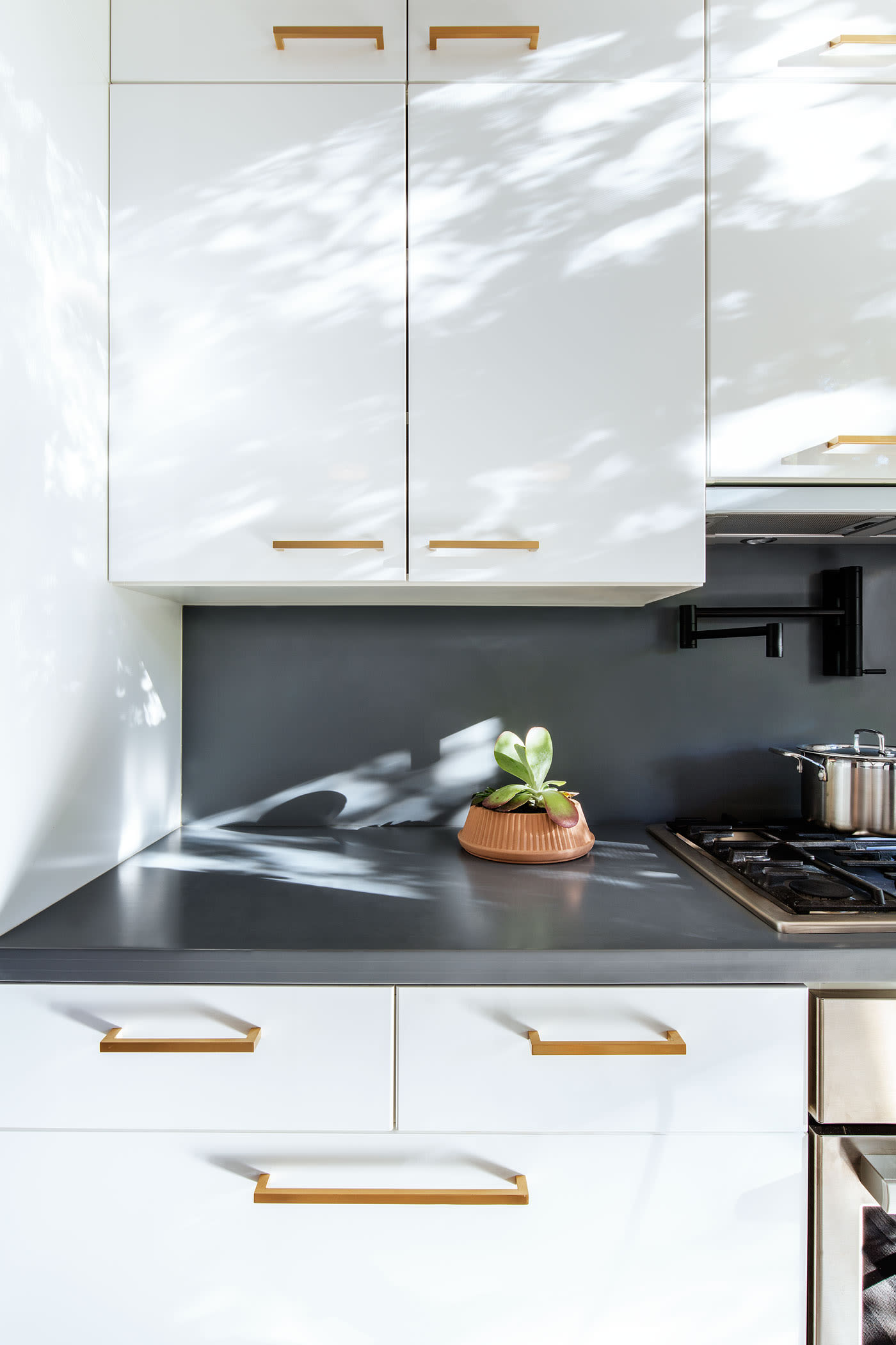 IKEA Kitchen Cabinets: Pro Design Tips for Custom Look | Apartment Therapy