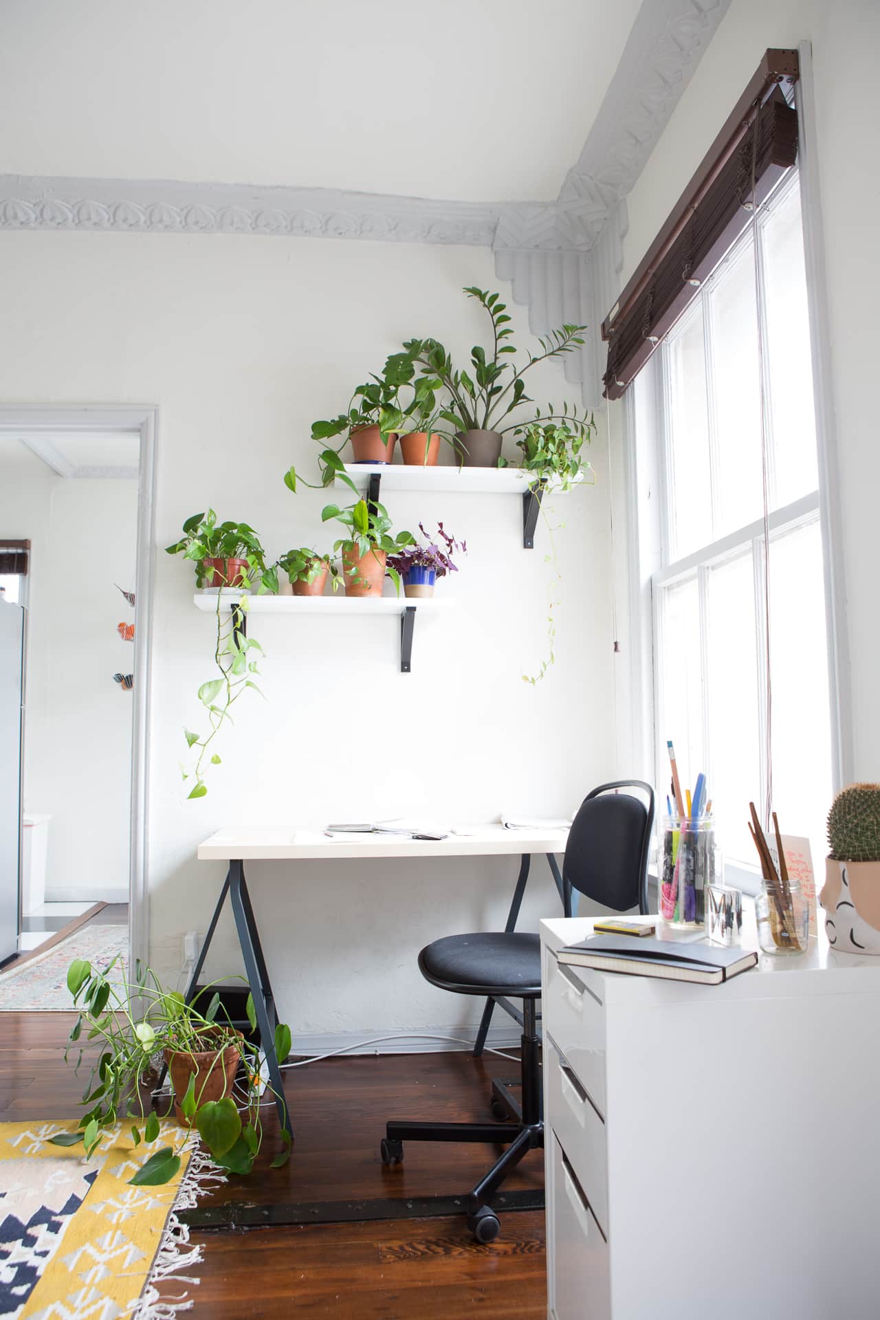 Tour: Lee From America's All-White Minimal LA Studio ...