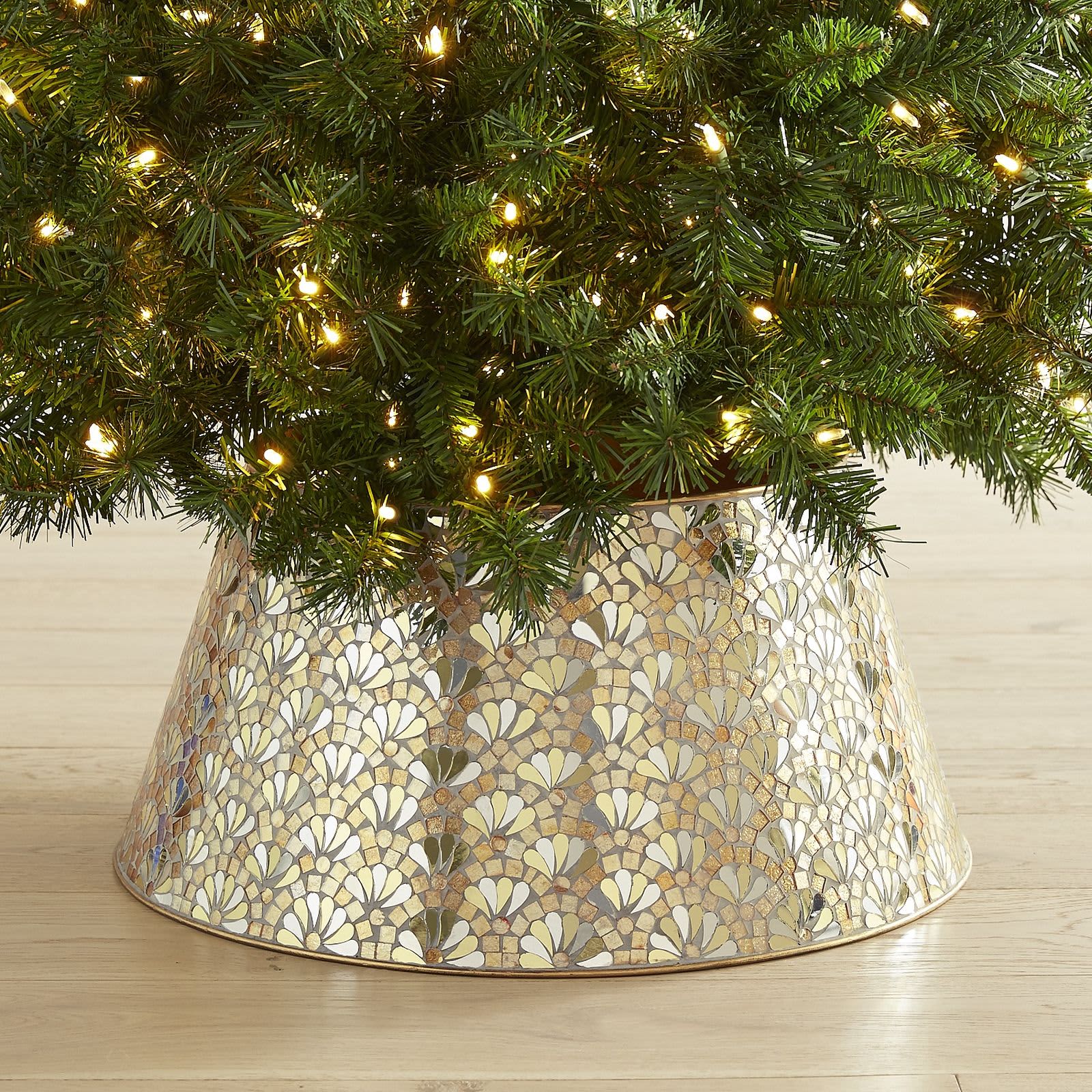 What Are Christmas Tree Collars Where To Get Them Apartment Therapy