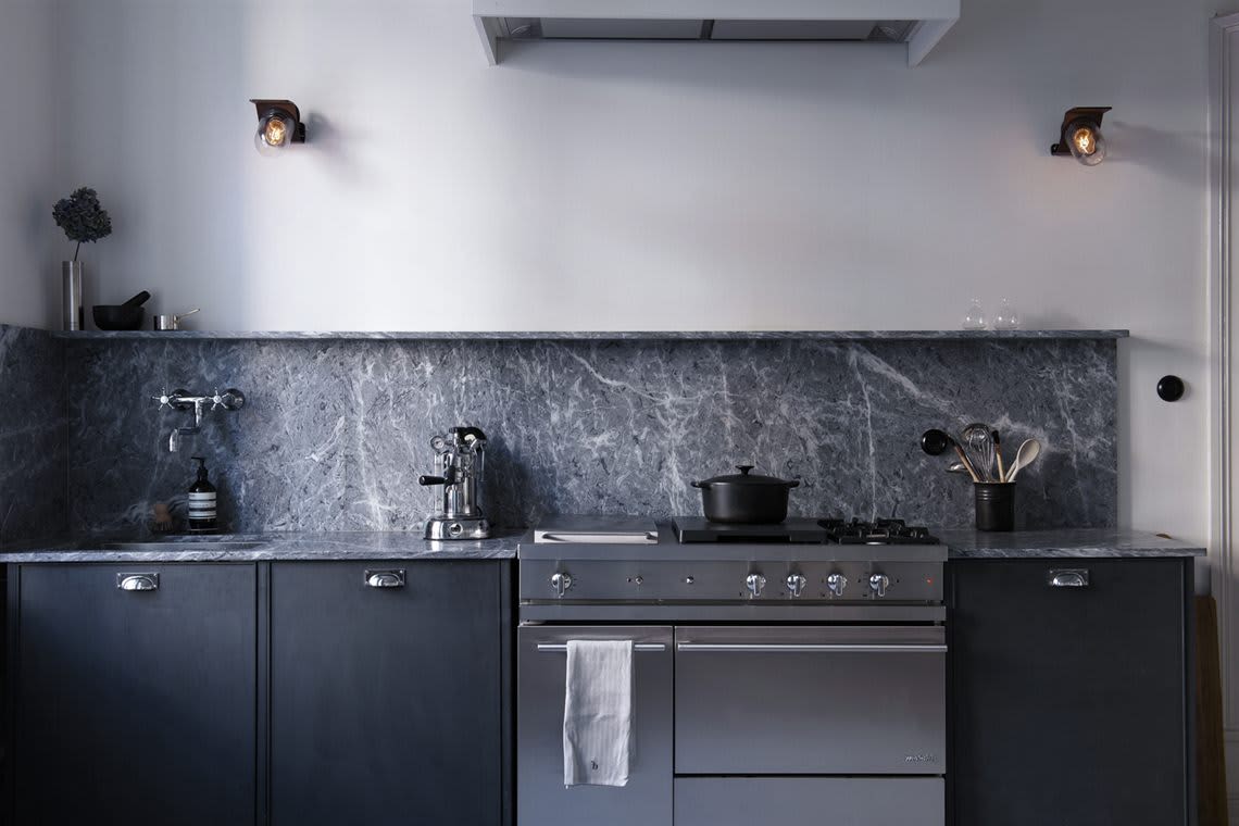 11 Beautiful Kitchen Backsplashes That Make Cleaning Easy ...