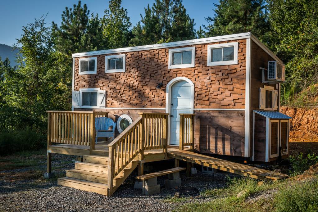 Tiny House Airbnb Rental with Tennessee Mountain View Apartment Therapy