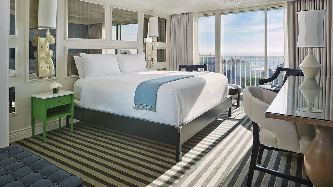 How to Make Your Bed at Home Like a 5Star Hotel Apartment Therapy