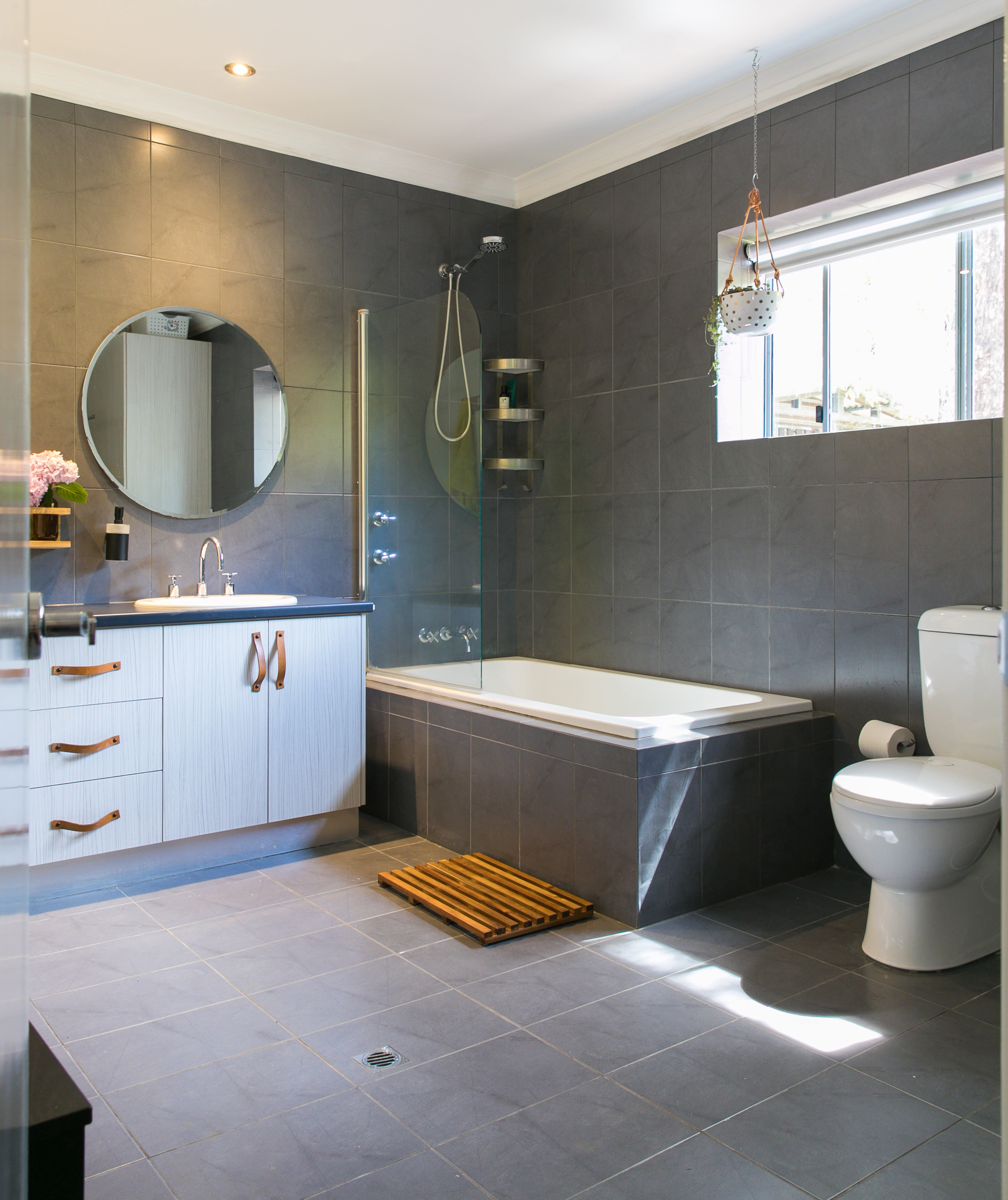 These Bathrooms Make the Case for Matching Your Wall Tiles to Your