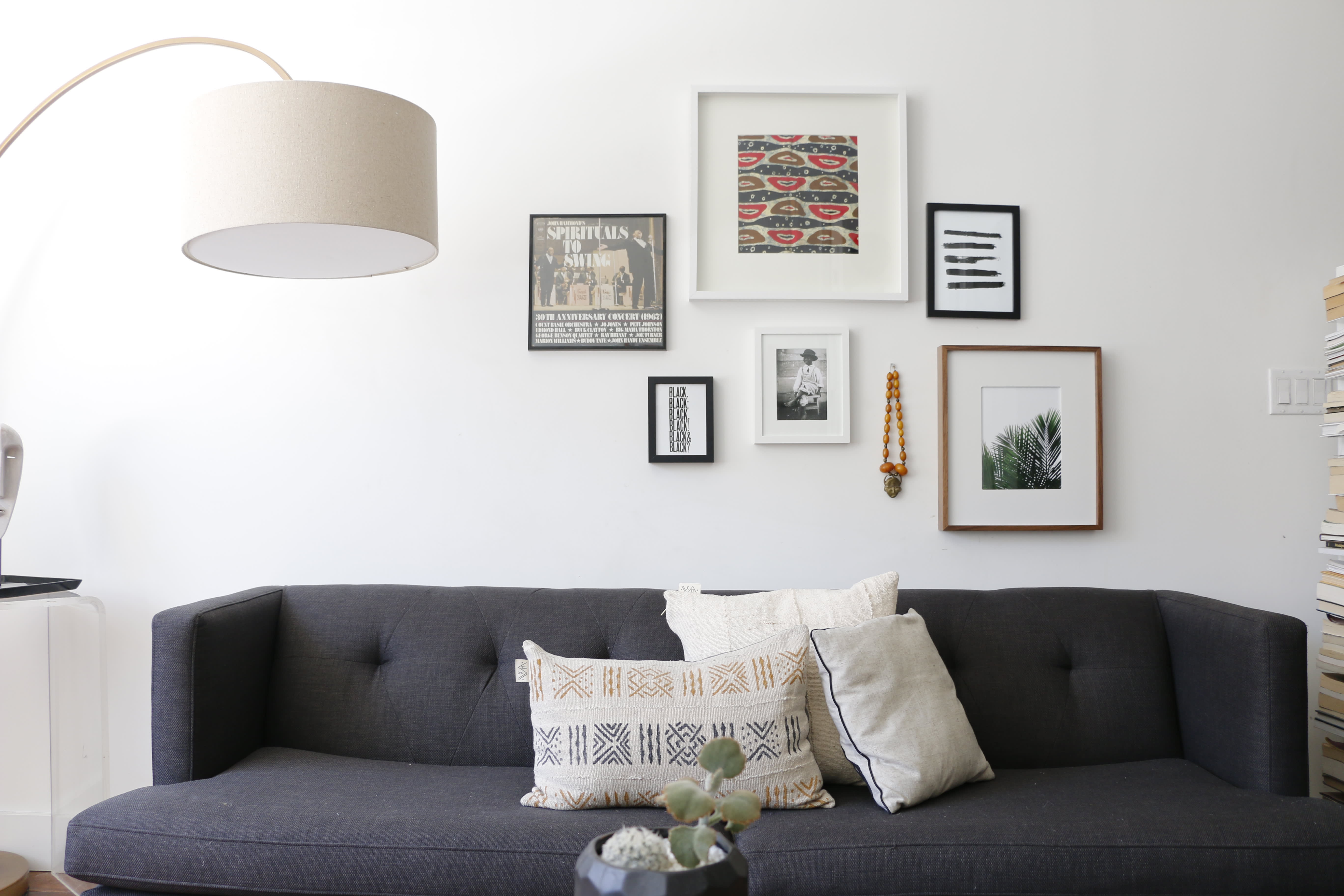 How High Should You Hang Pictures Over A Sofa | Baci ...