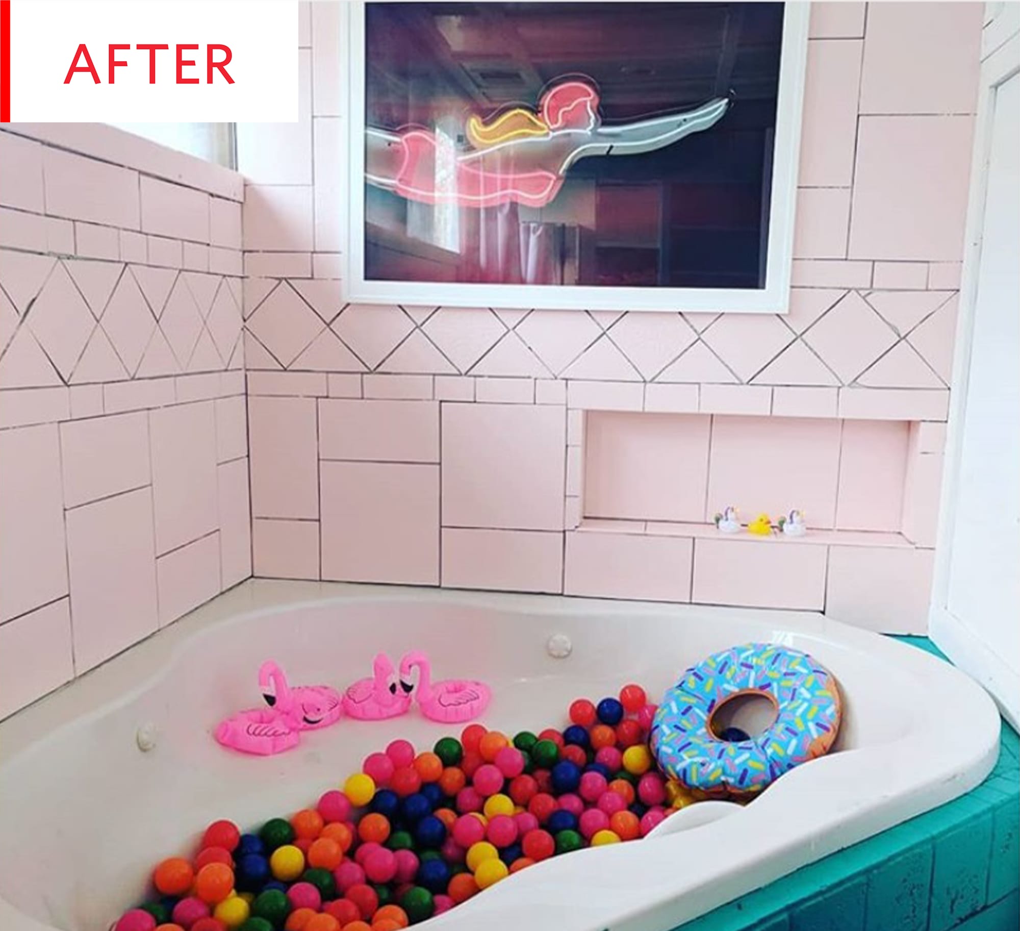Before and After: This Bathroom Answers the Question “Can You Paint Tile?” | Apartment Therapy