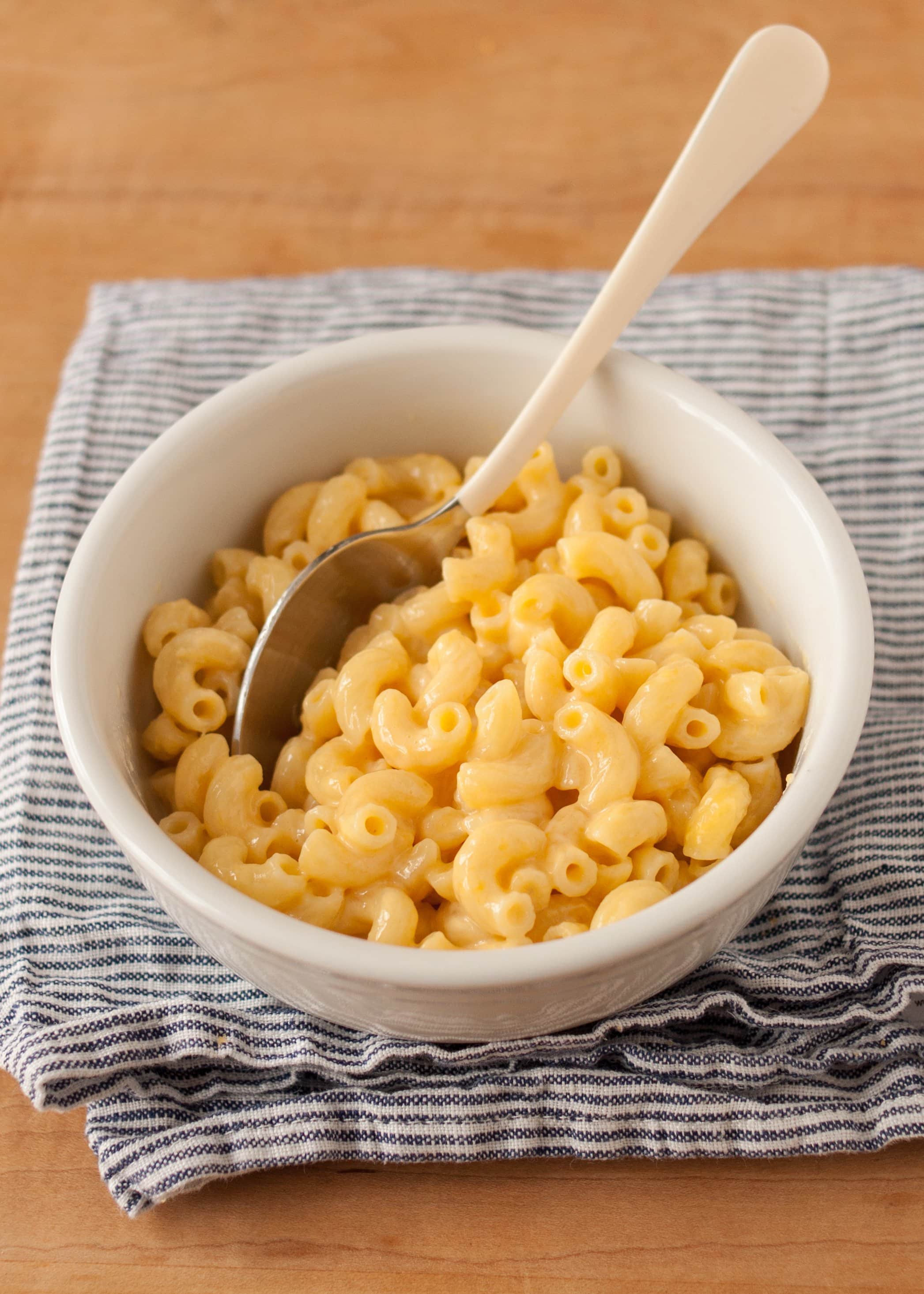 Macaroni And Cheese In A Bowl Stock Photo Image 25990832
