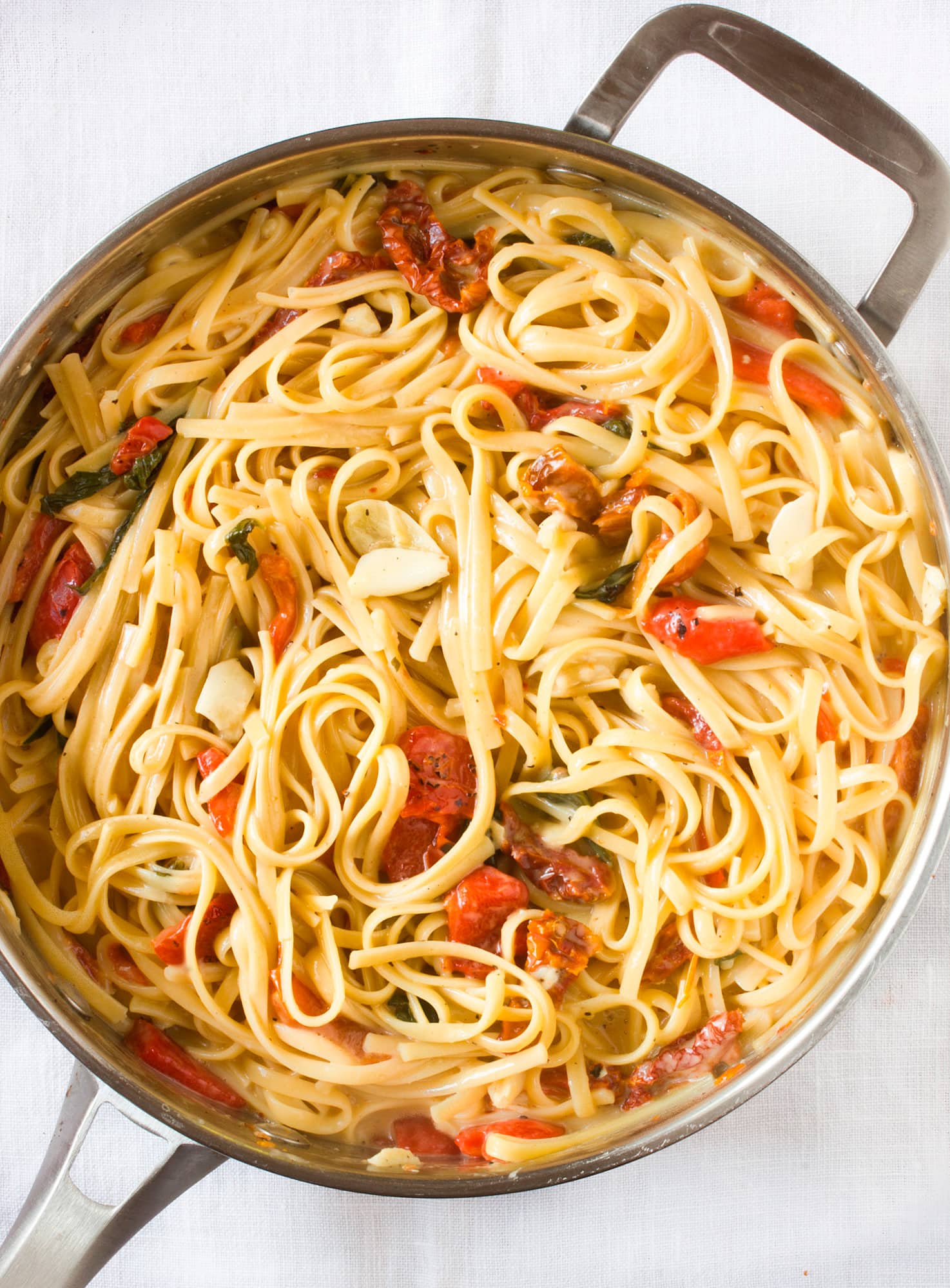 One-Pot Pasta Recipe: Linguine with Roasted Red Peppers, Tomatoes