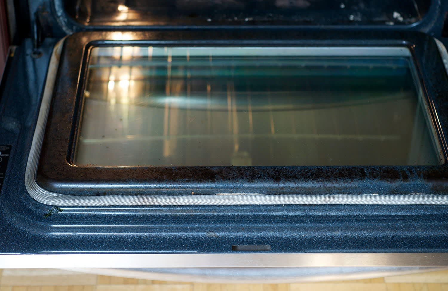 The Only Way I Was Able to Clean My Greasy Oven Door Kitchn
