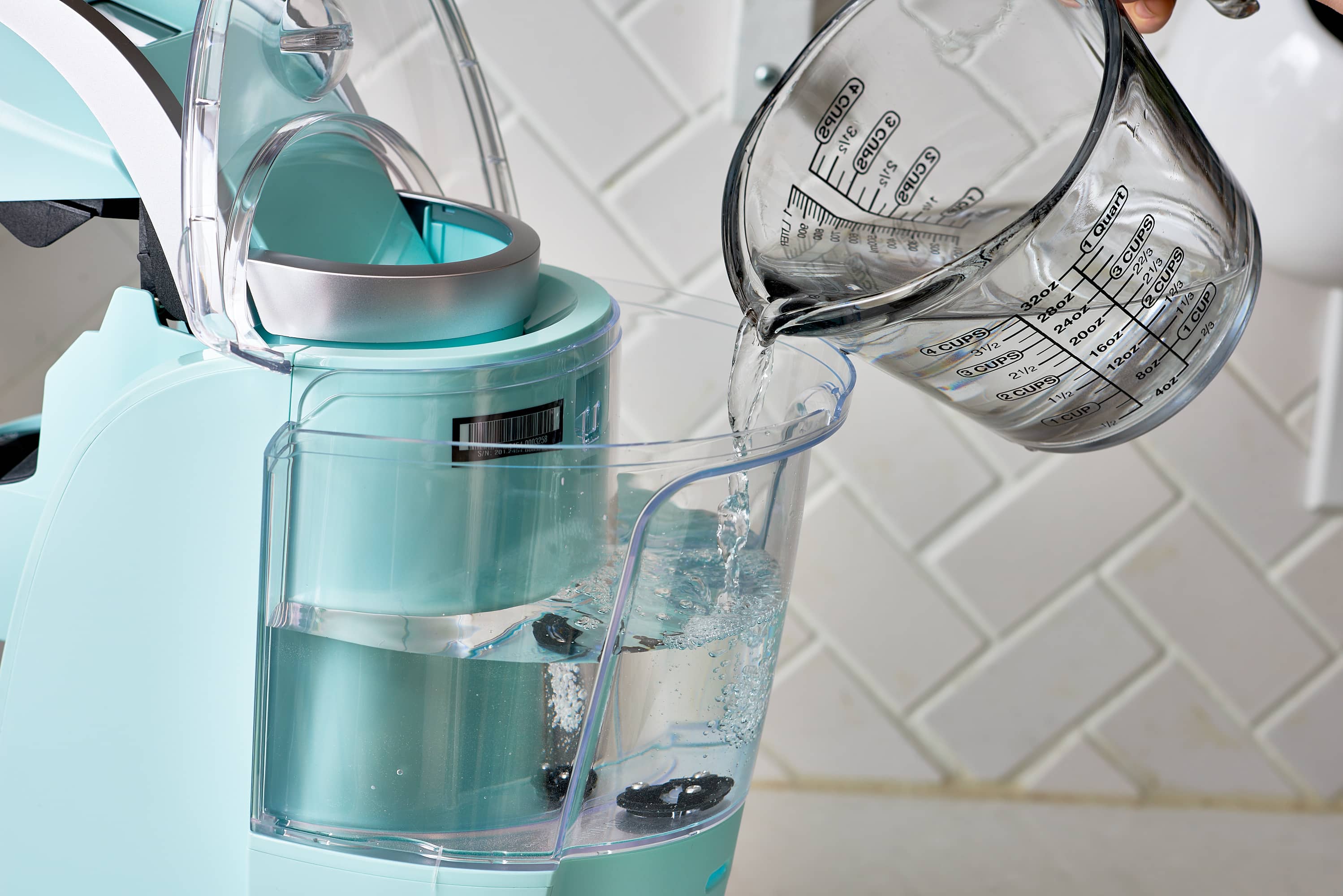 Cleaning Keurig Coffee Maker With Vinegar / Best Ways to Clean a Coffee