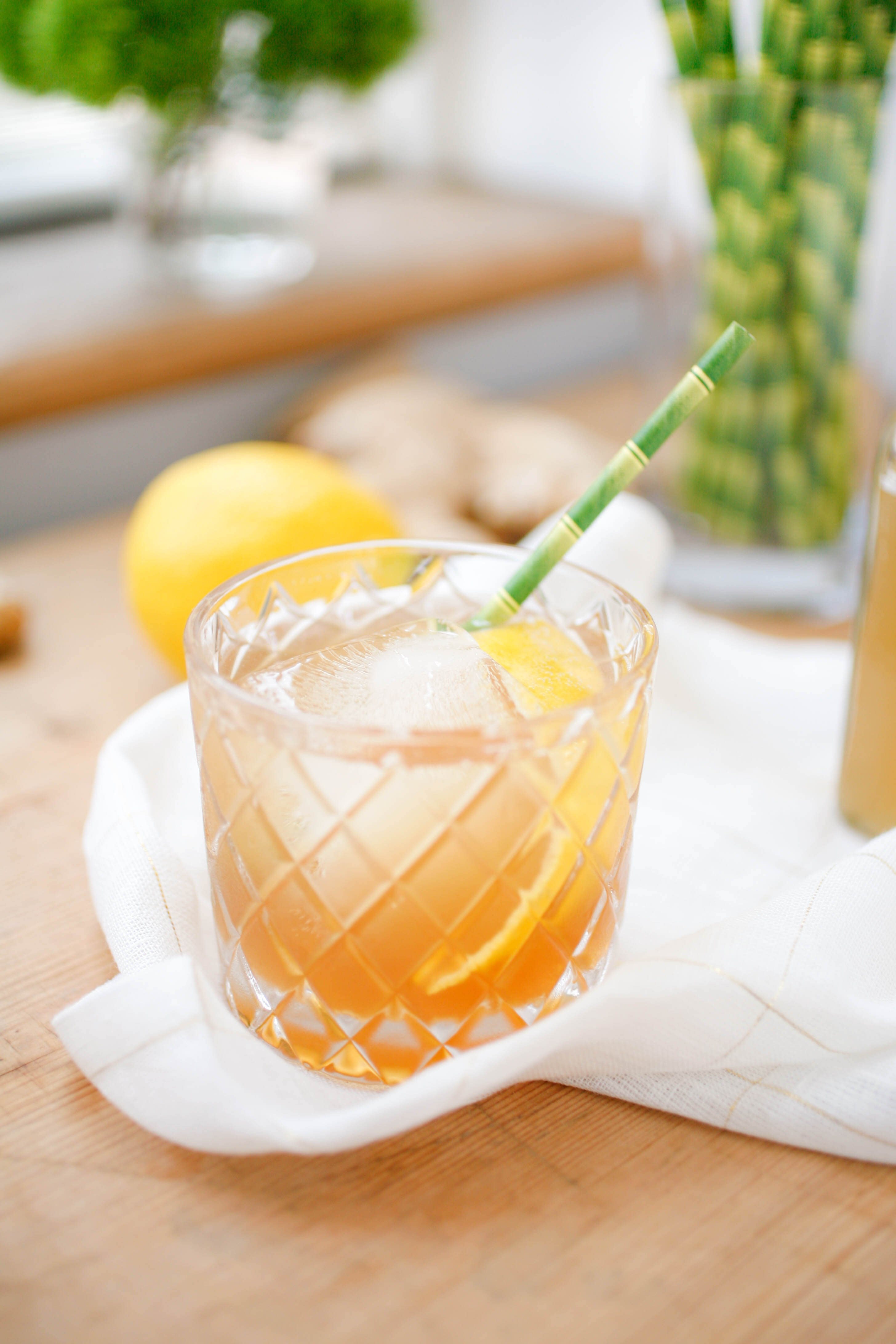Recipe Ginger Honey Bee Cocktail Kitchn