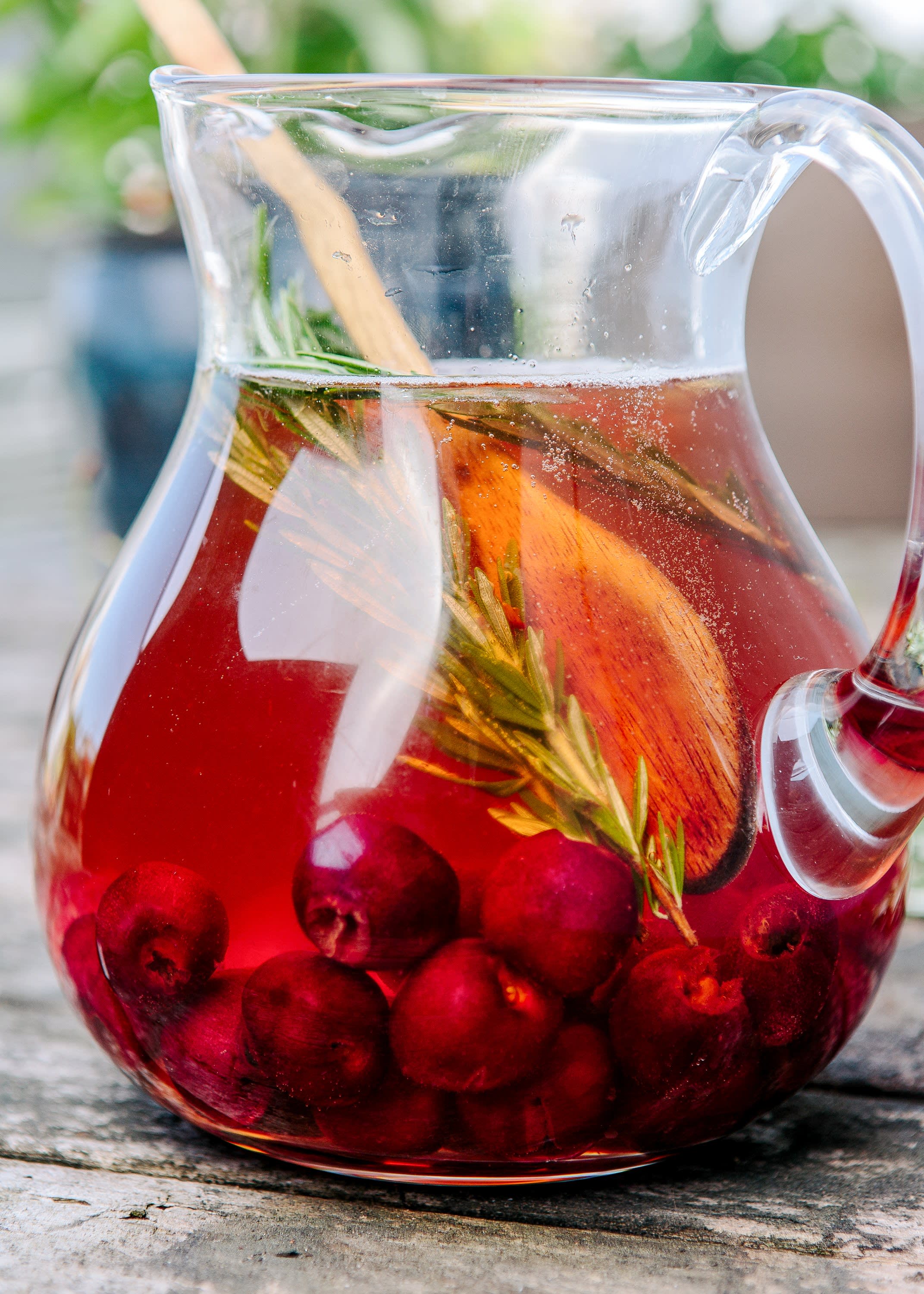 Cocktail Recipe: Sparkling Cherry Rosé Sangria | Kitchn