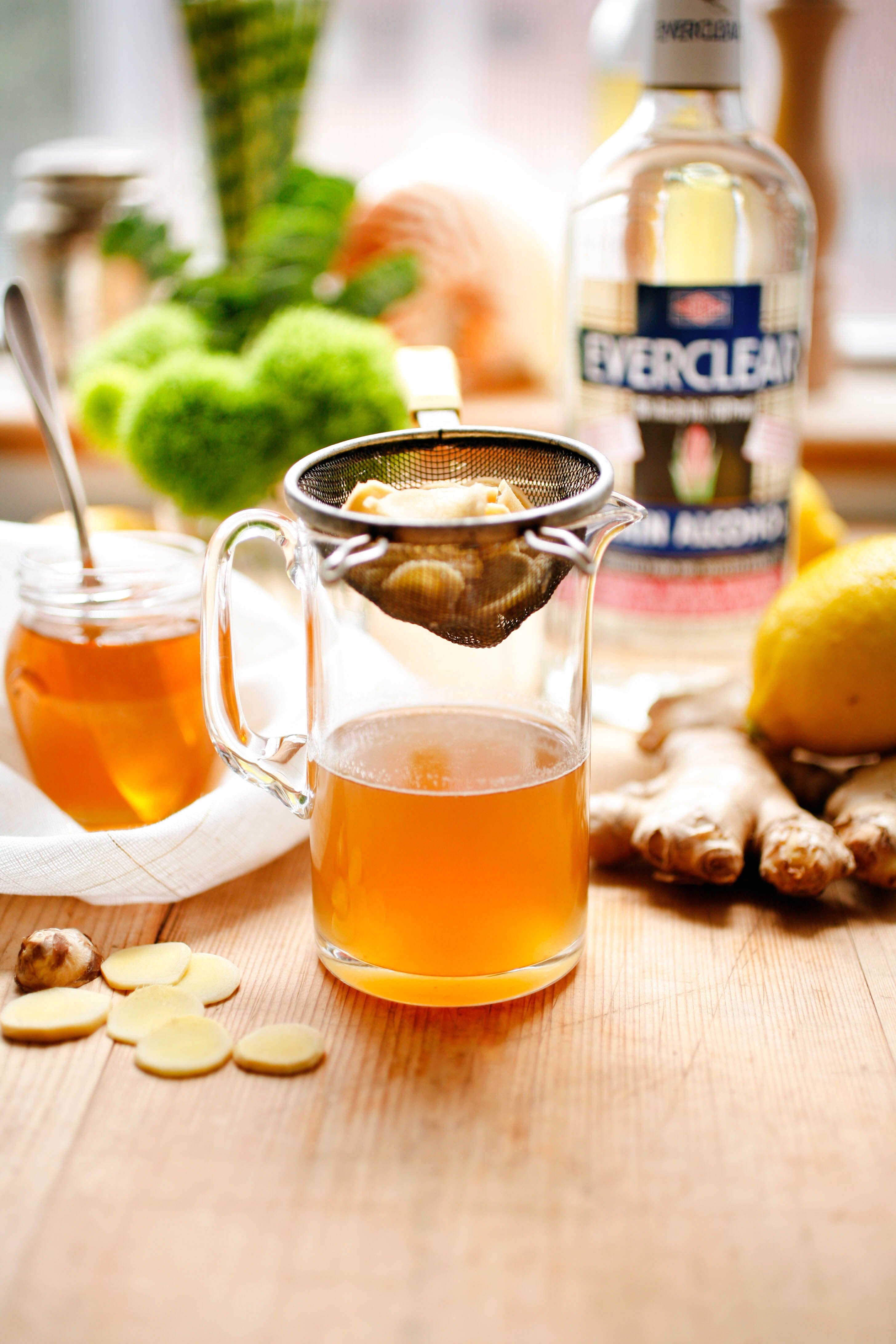 Recipe Ginger Honey Bee Cocktail Kitchn