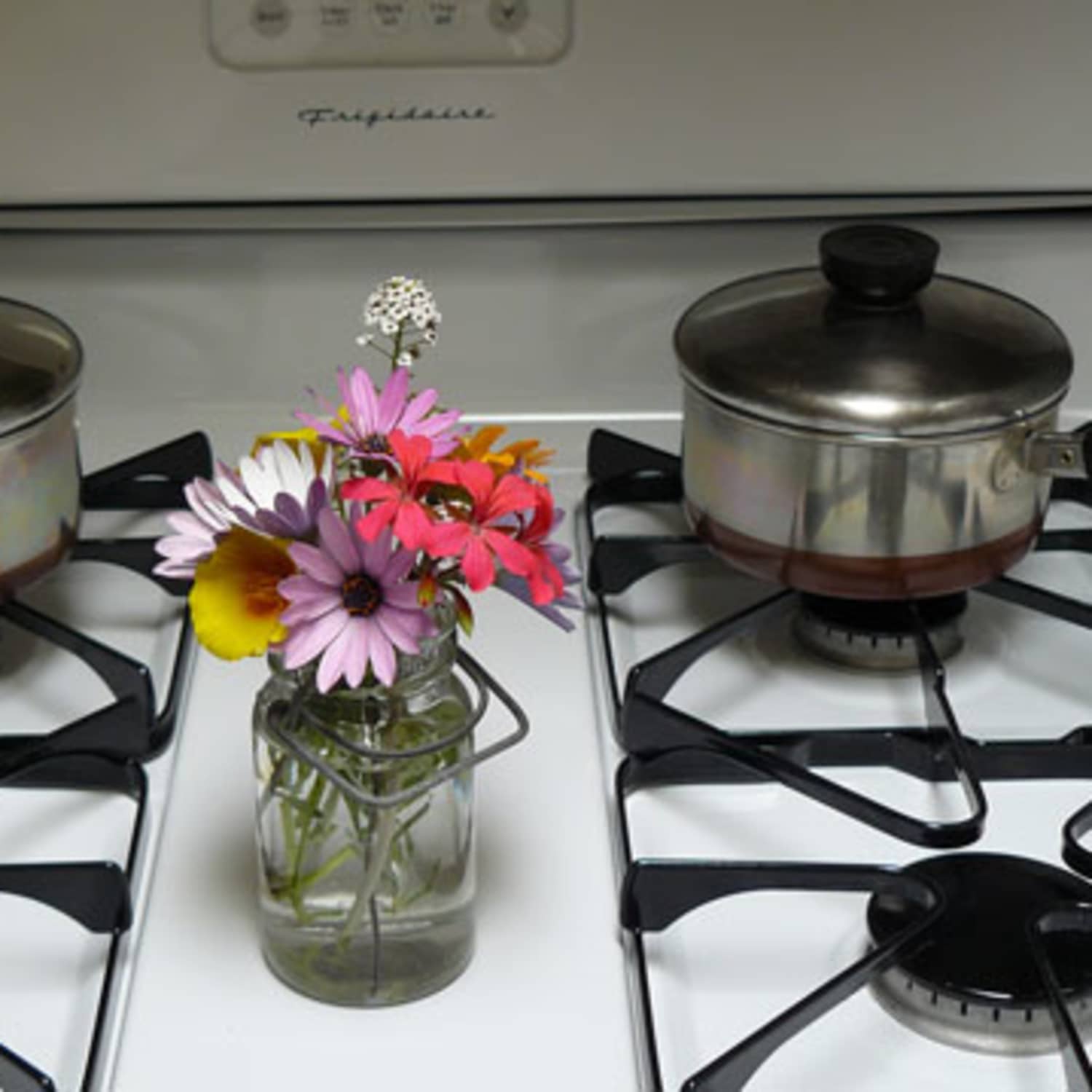 Small Kitchen Solution Cover The Stove Top For More Counter Space