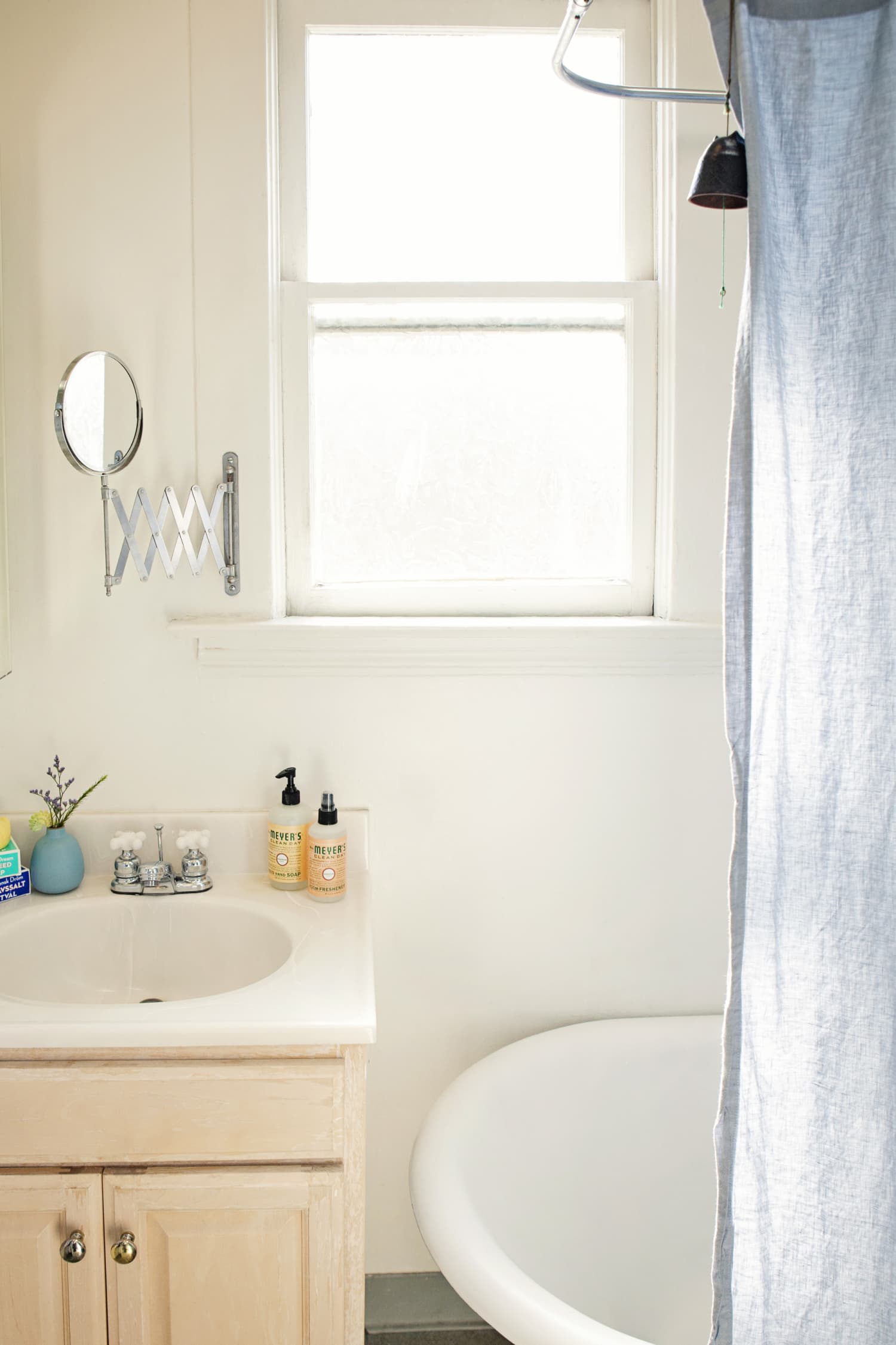 Declutter & Organize: Bathroom Cabinets Cleanout