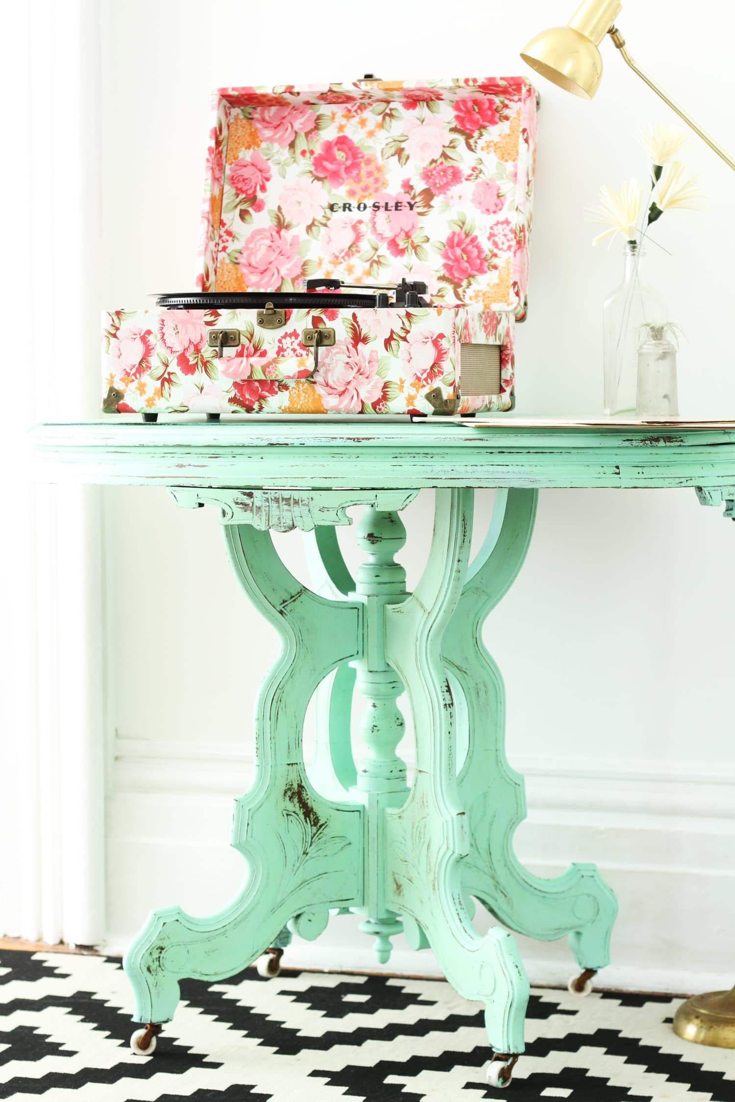 How To Give Furniture a Distressed Painted Finish