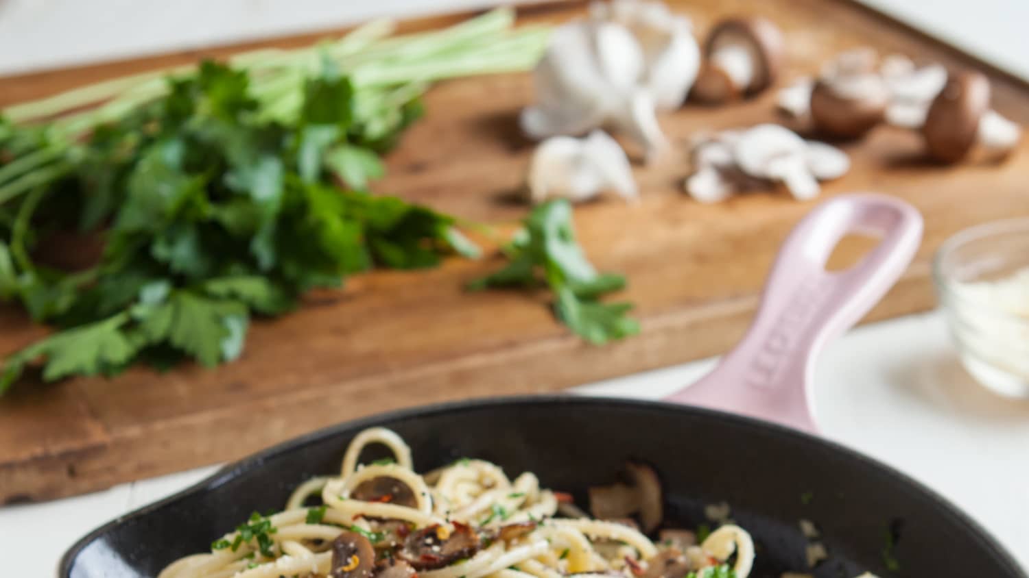 Mushroom and Garlic Spaghetti Dinner-image