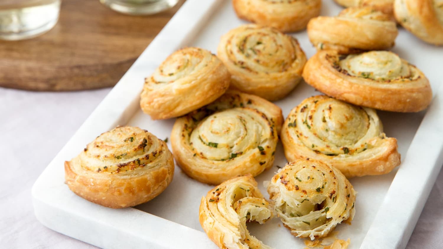 Flaky Garlic Bread Pinwheels-image