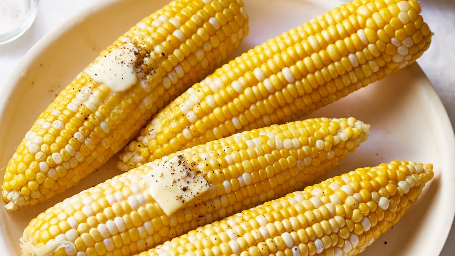 How To Cook Corn on the Cob in the Microwave-image