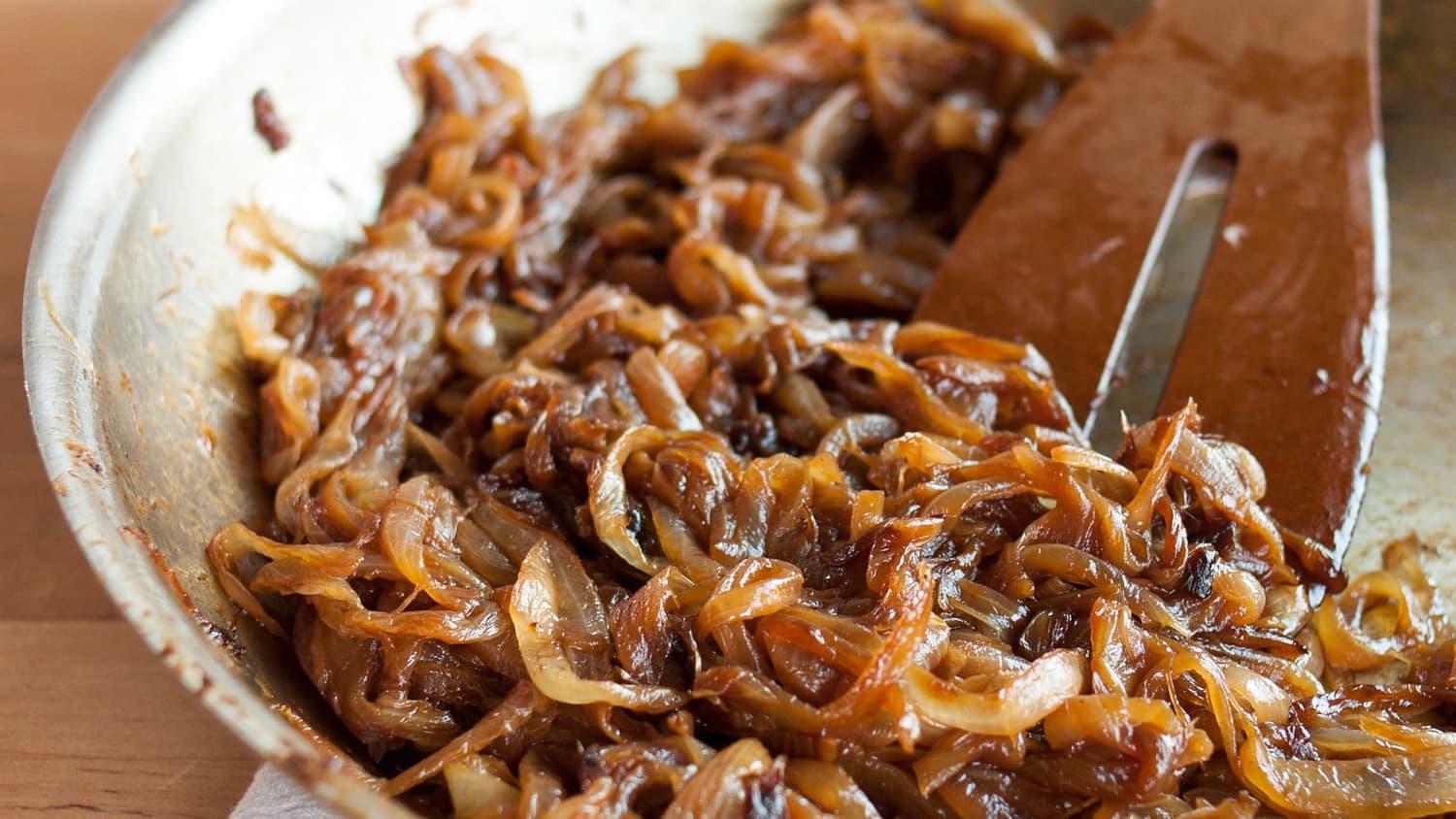 How To Caramelize Onions-image