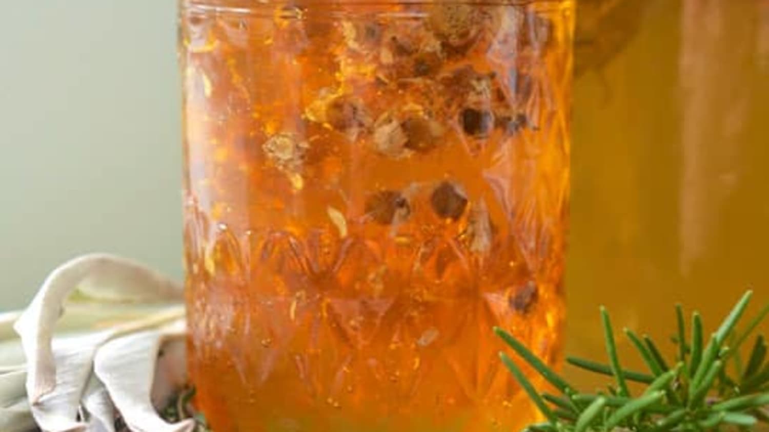 How to Make Herb-Infused Honey-image