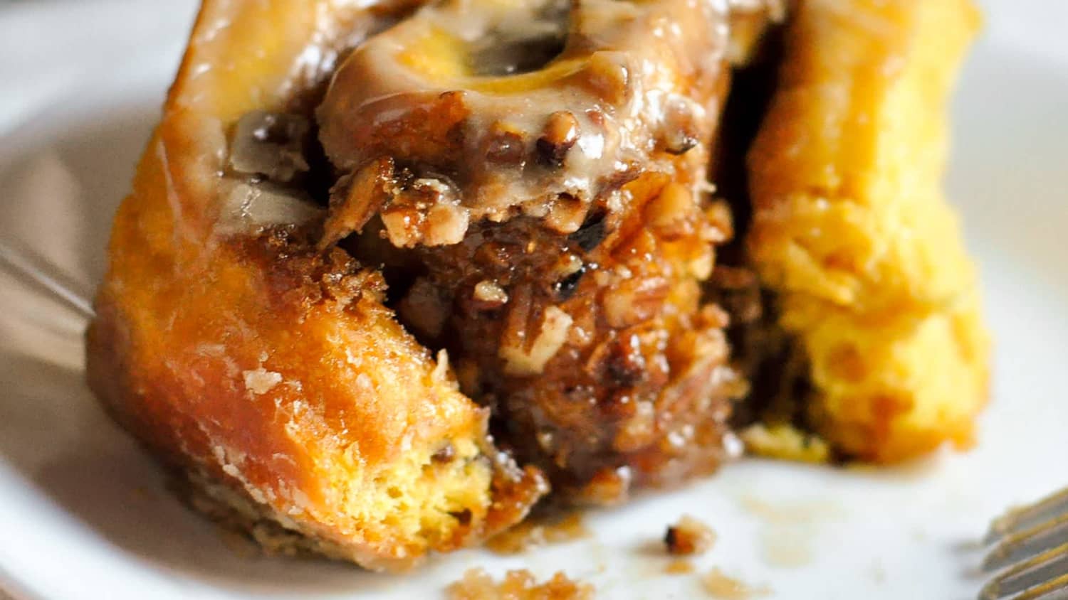 No-Knead Pumpkin Rolls with Brown Sugar Glaze-image
