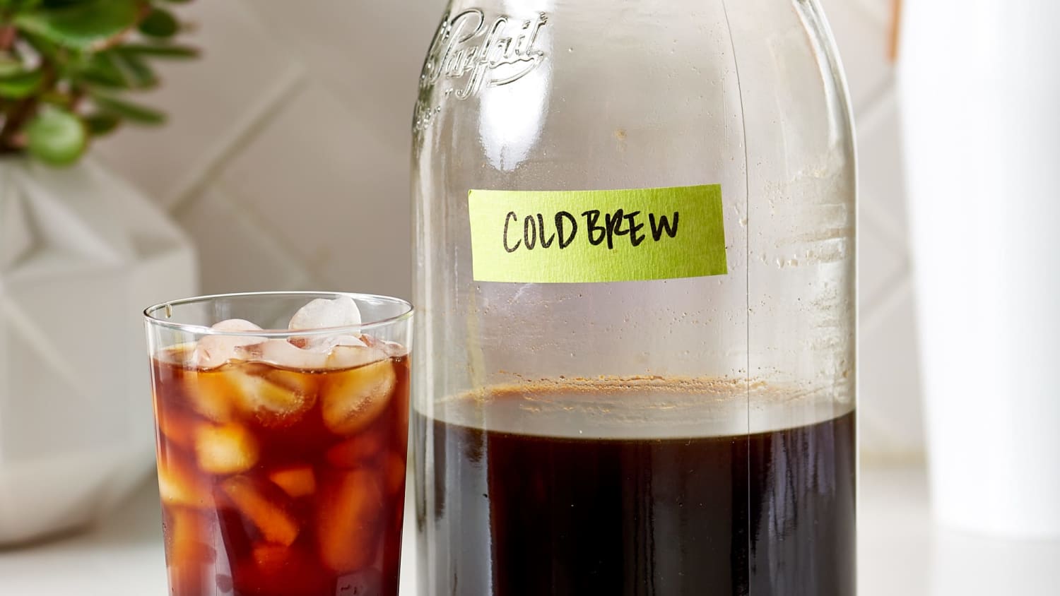 How To Make Starbucks-Style Cold Brew Coffee At Home-image