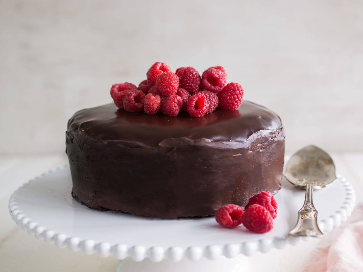 Easy Chocolate Sponge Cake With Ganache Frosting Kitchn