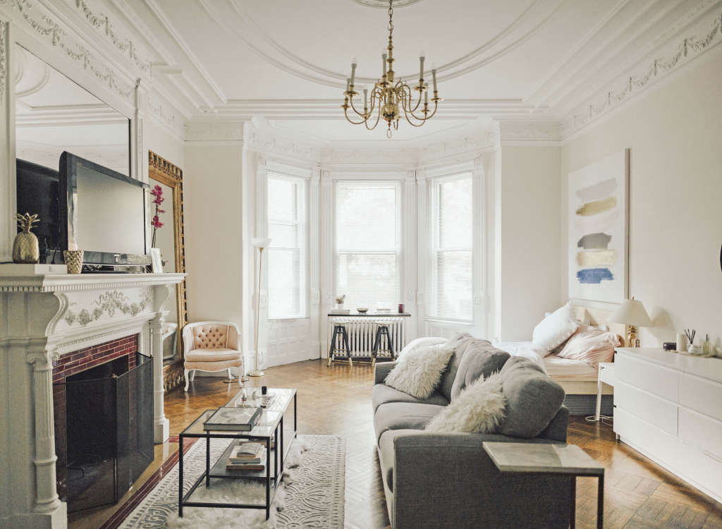 See A Boston Studio Apartment With Great Architecture