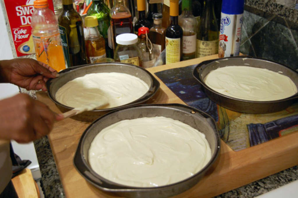 Tip How To Divide Cake Batter Evenly Between Pans Kitchn