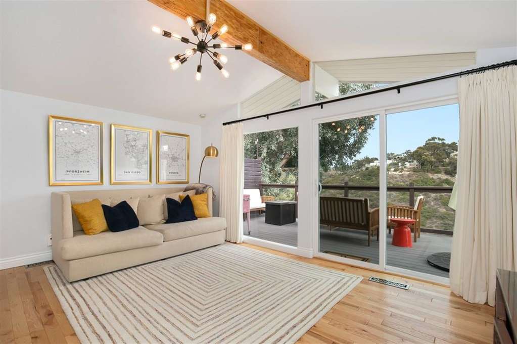 A $879K California Canyon House with Instagram-Worthy Views